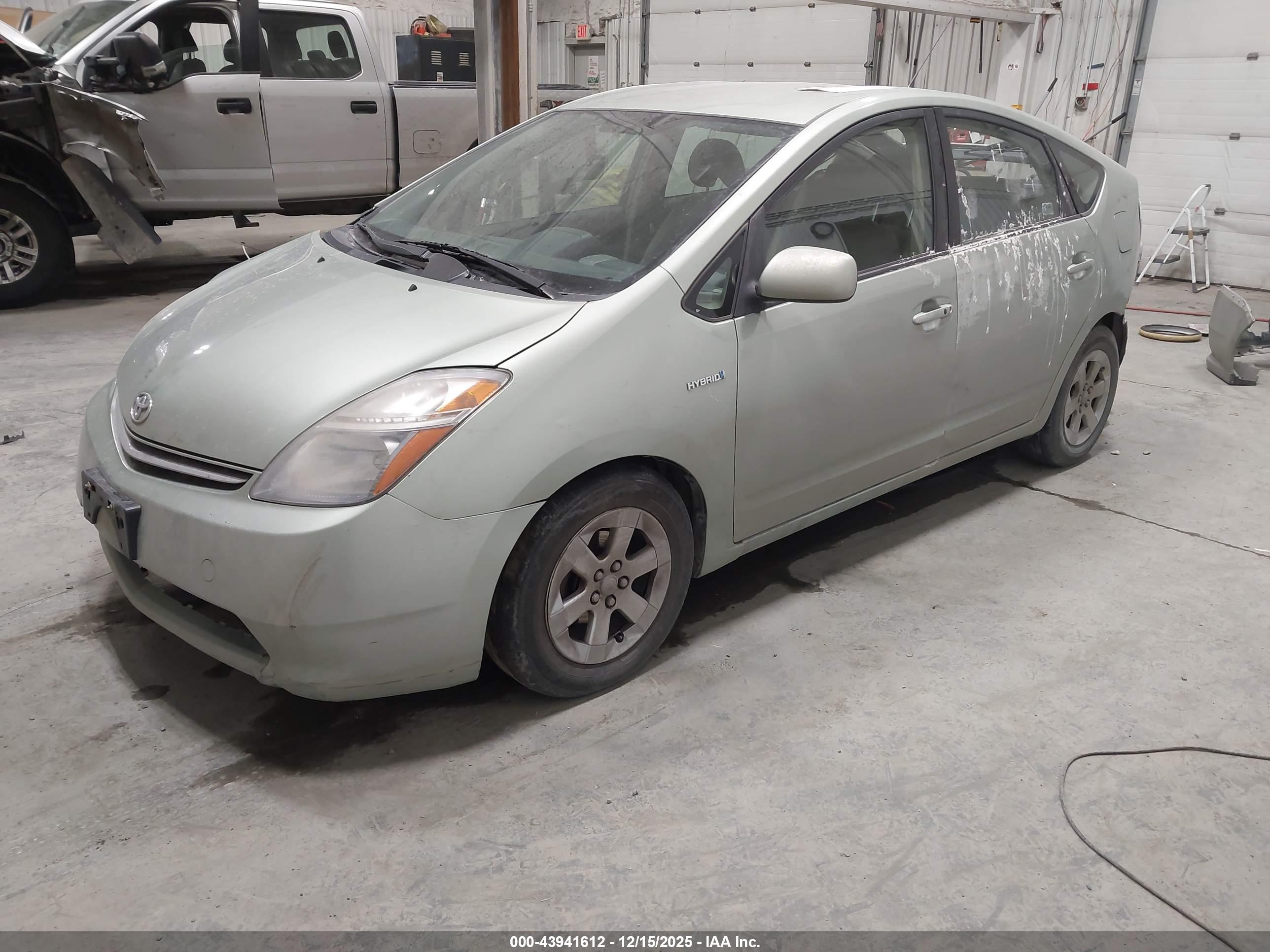 TOYOTA PRIUS image 2