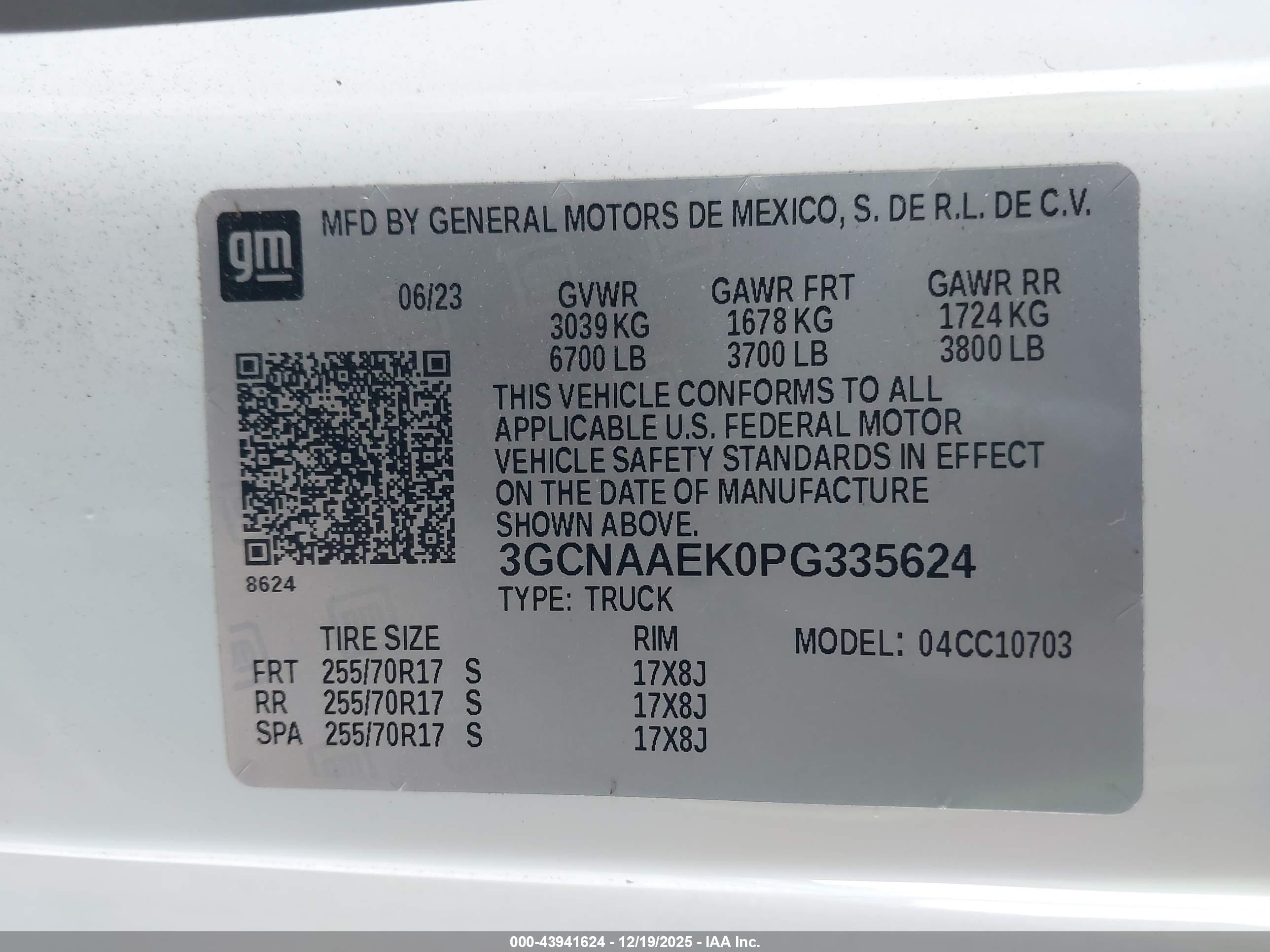 CHEVROLET SILVERADO image 9