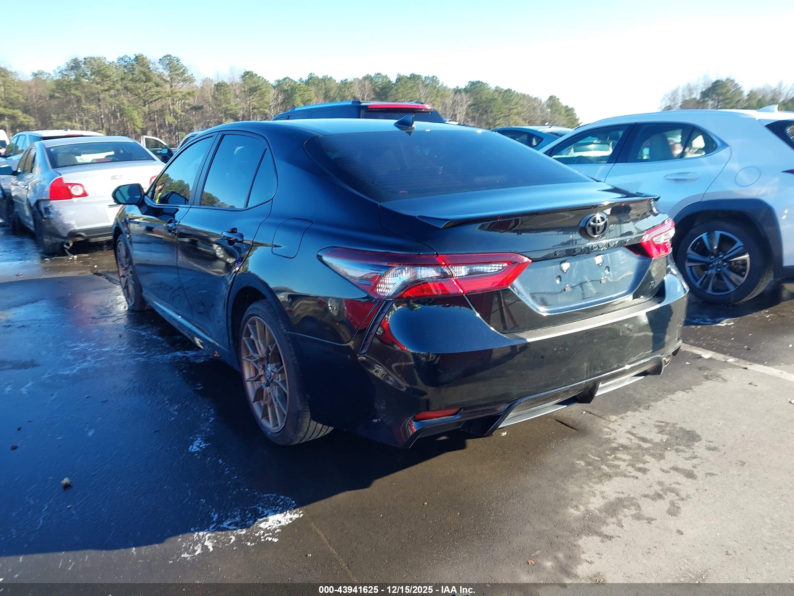 TOYOTA CAMRY image 3