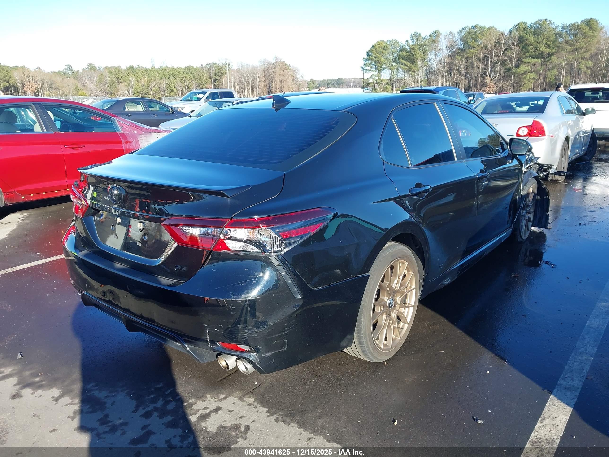 TOYOTA CAMRY image 4