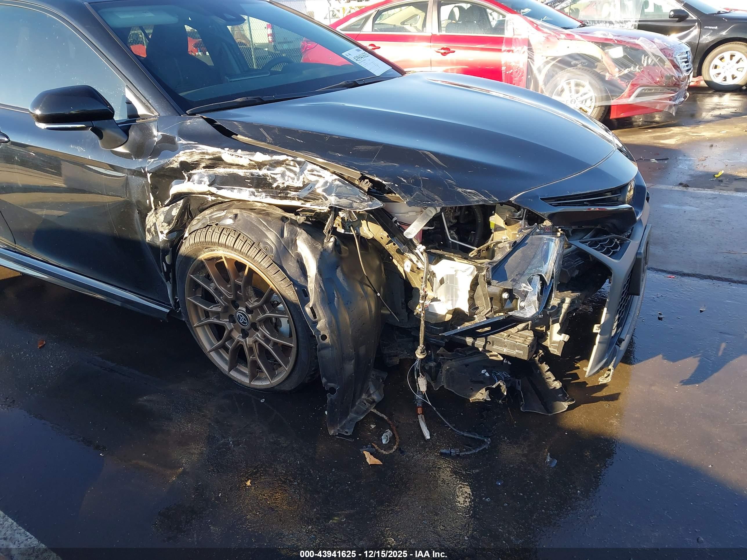 TOYOTA CAMRY image 6