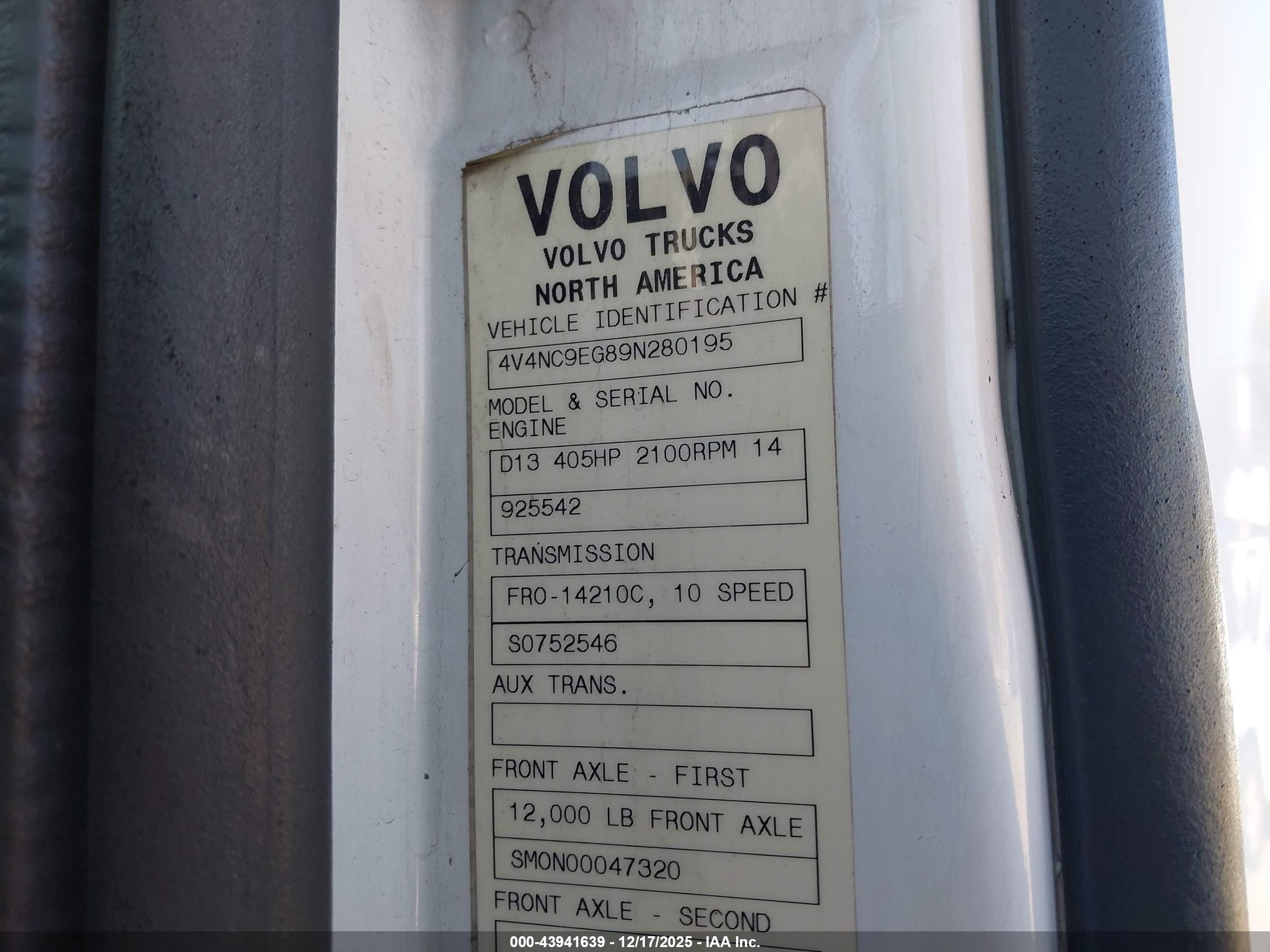 VOLVO VN image 9