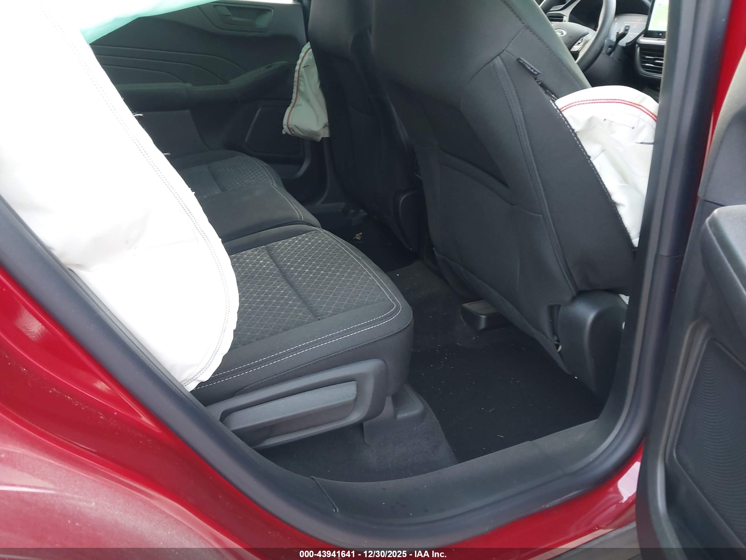 FORD ESCAPE image 8