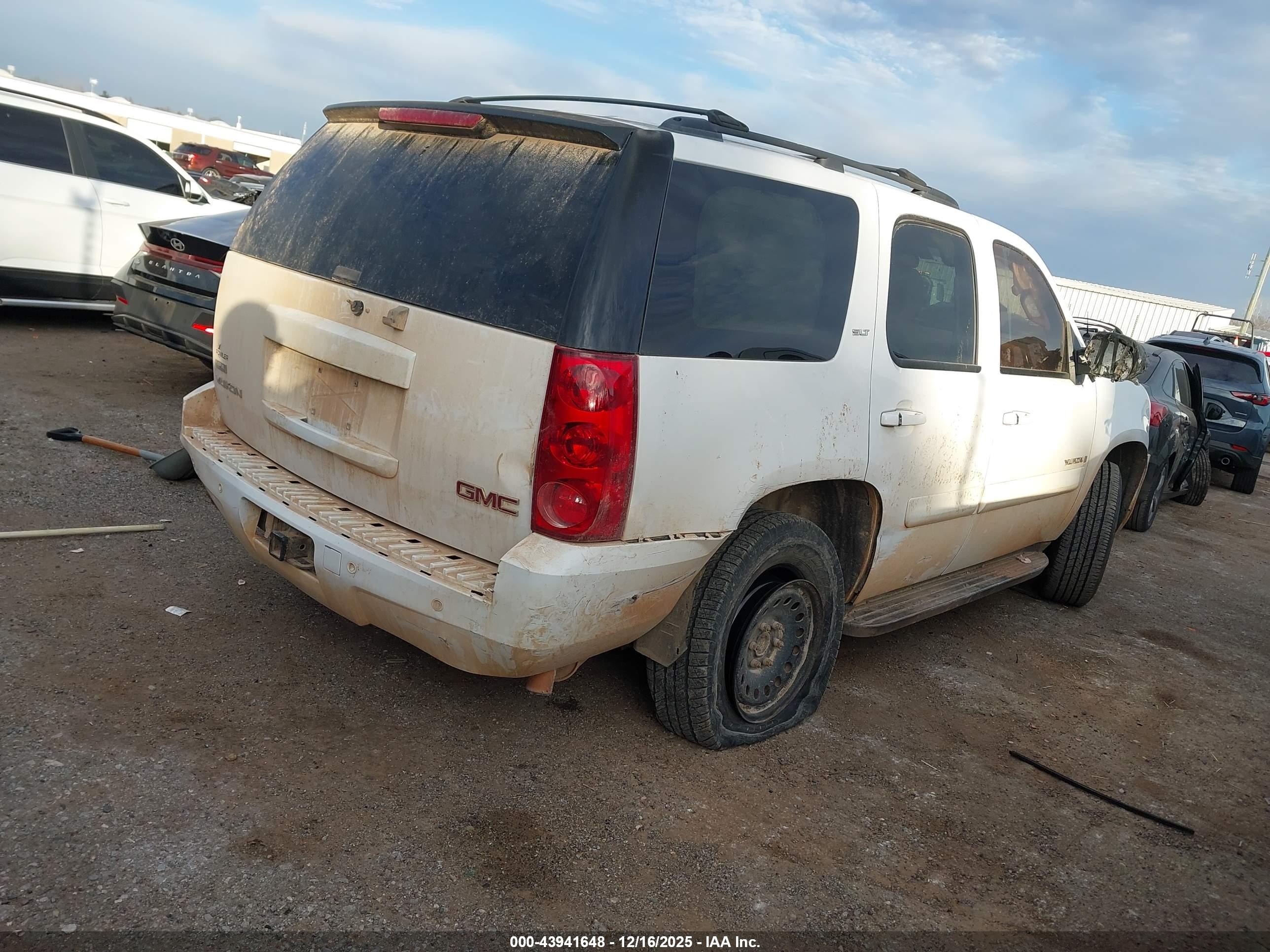 GMC YUKON image 4