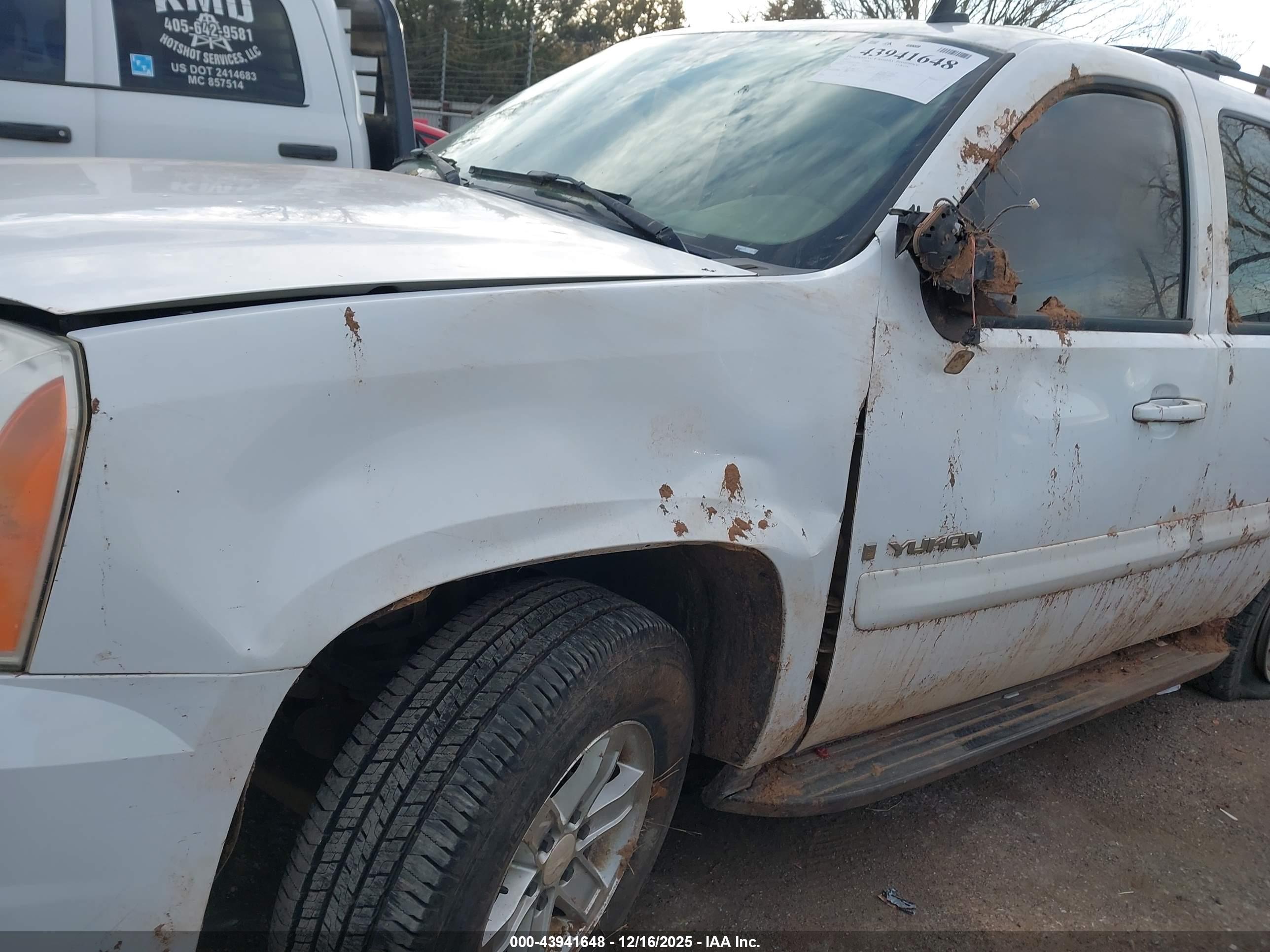 GMC YUKON image 6
