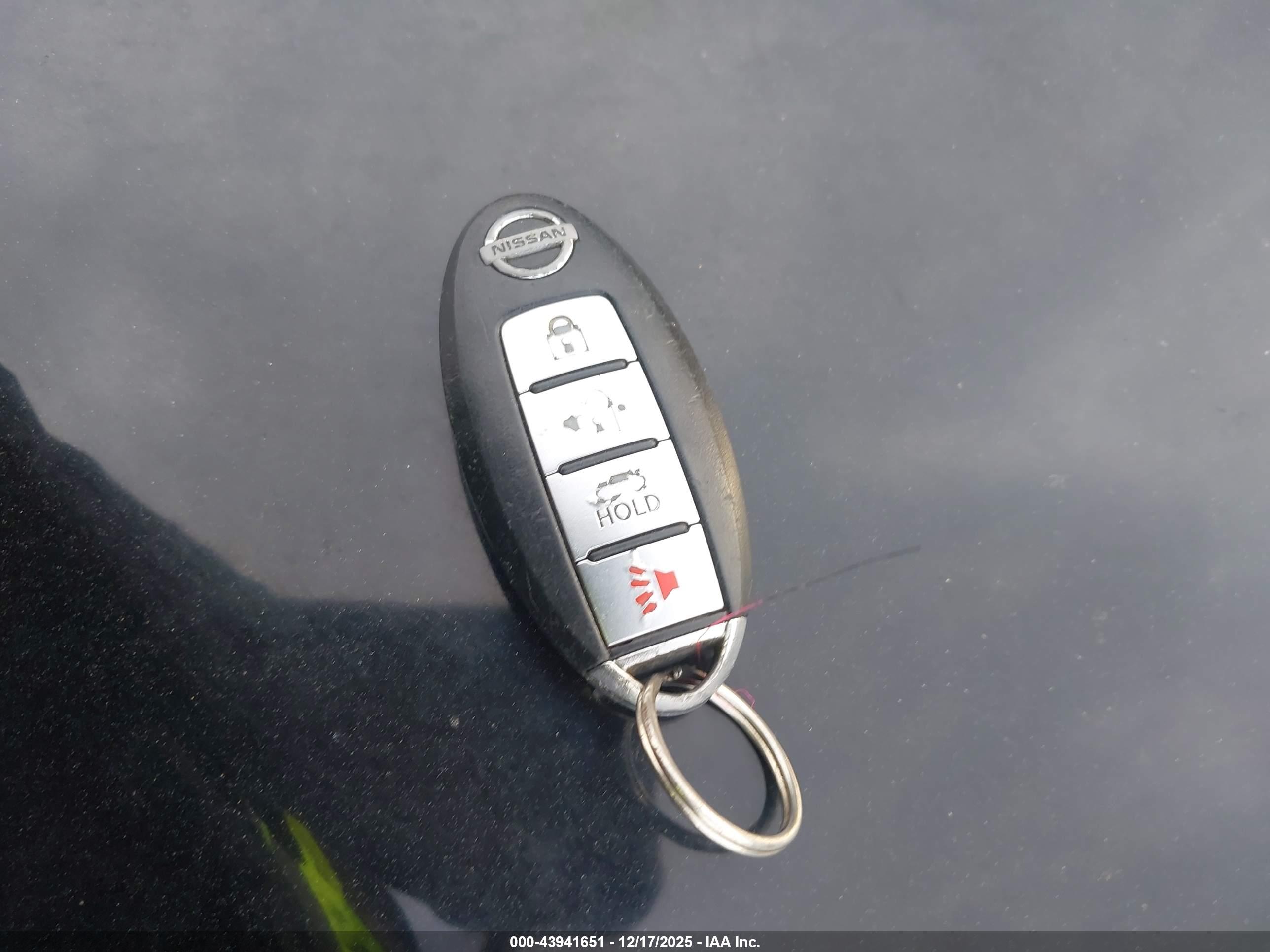 NISSAN MAXIMA image 11
