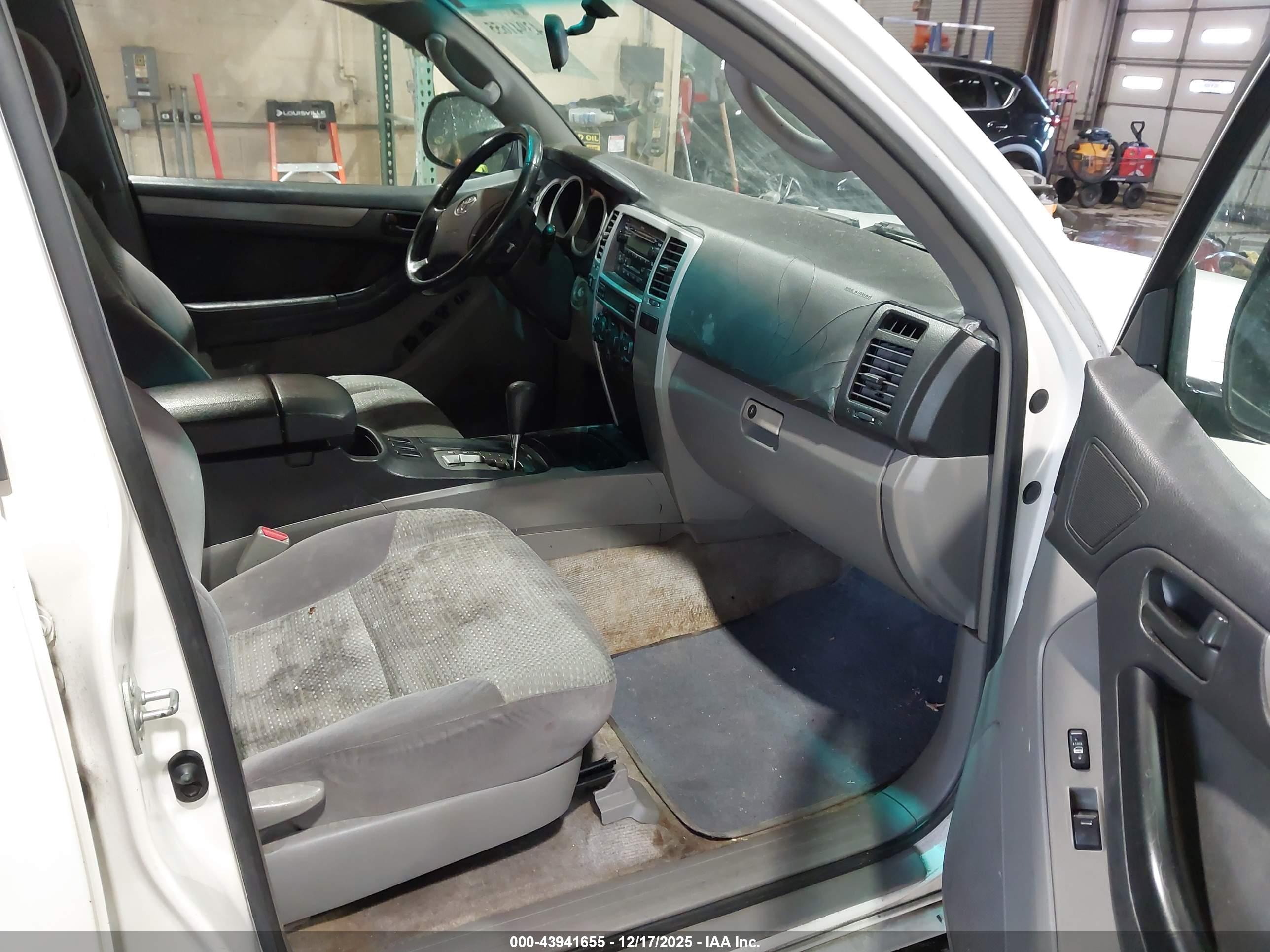 TOYOTA 4RUNNER image 5