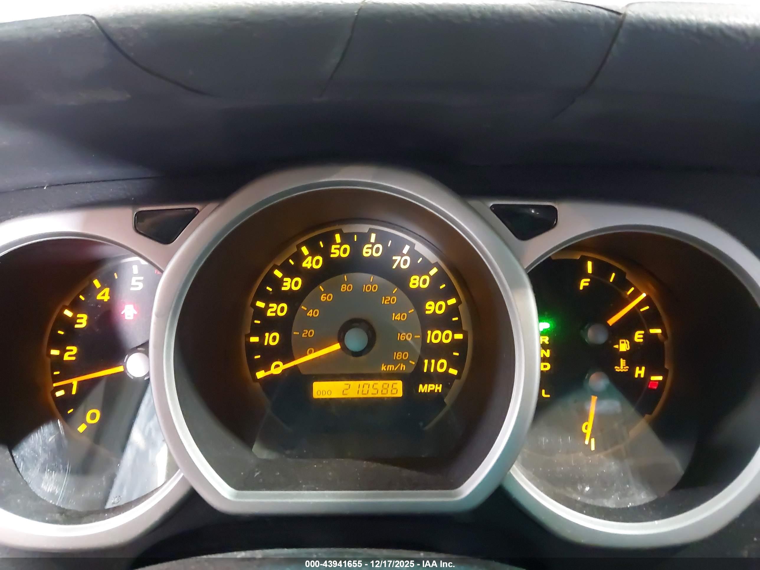 TOYOTA 4RUNNER image 7