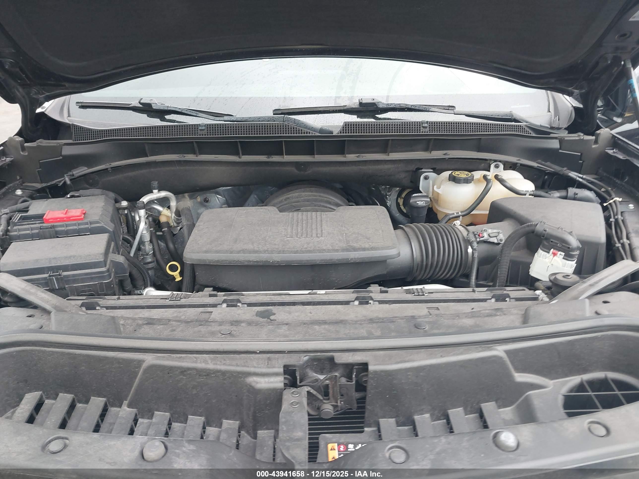 CHEVROLET SUBURBAN image 10