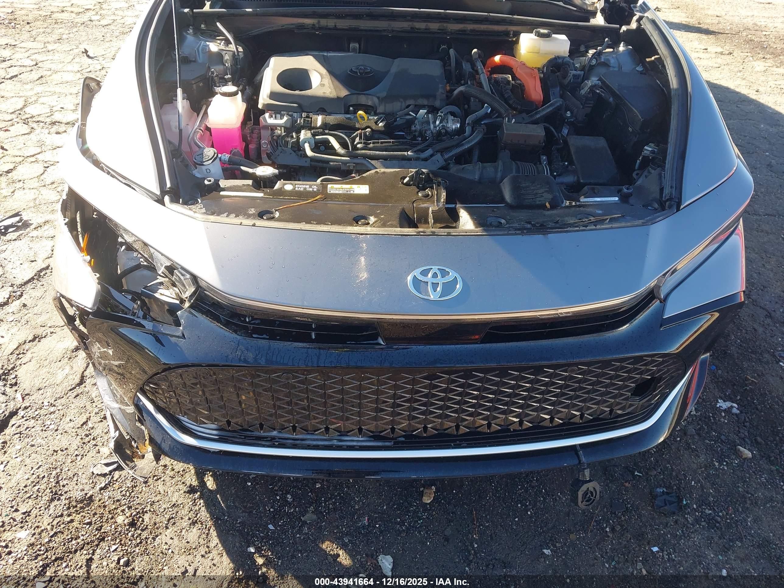 TOYOTA CROWN image 10