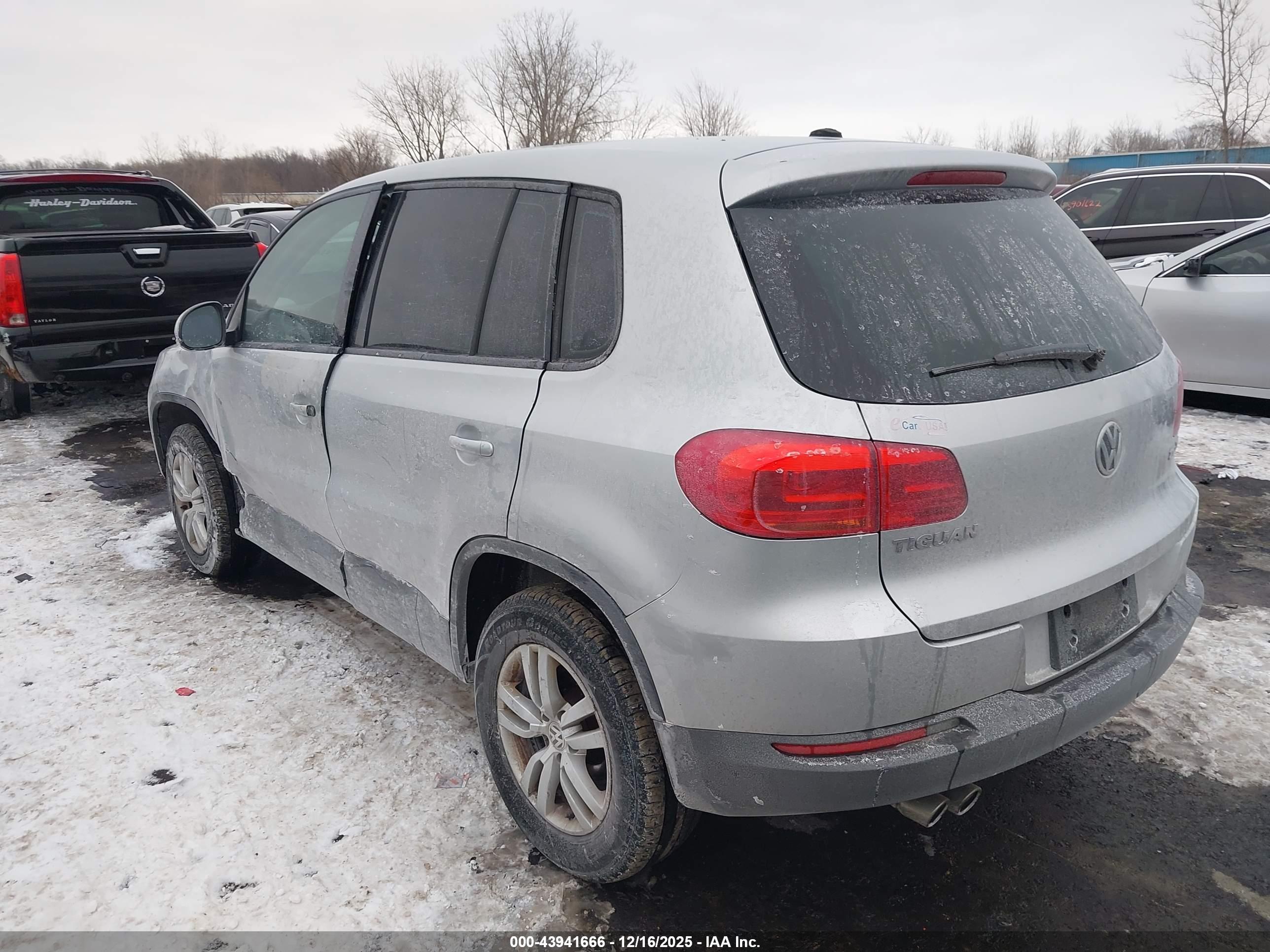 VOLKSWAGEN TIGUAN image 3