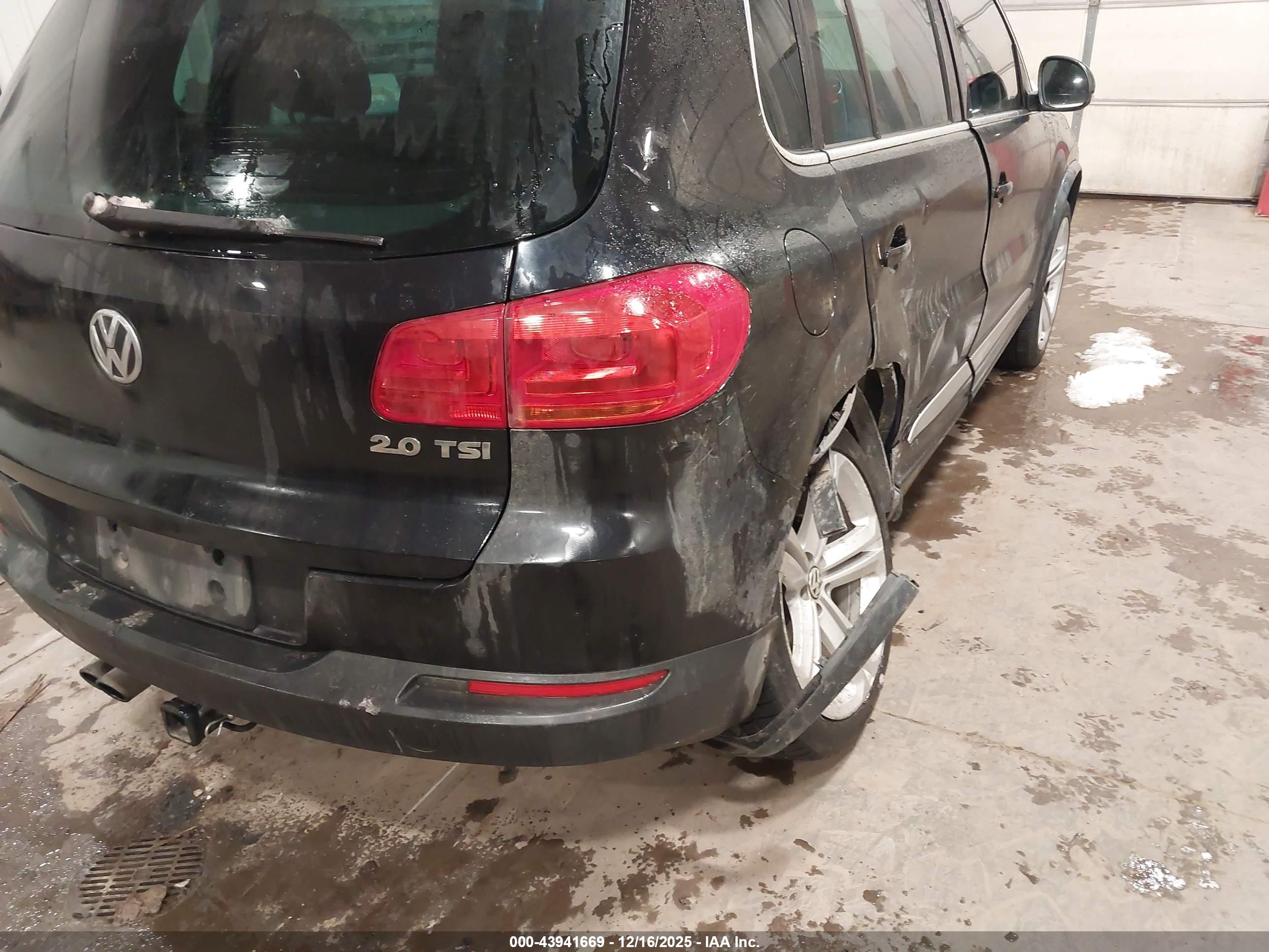 VOLKSWAGEN TIGUAN image 6