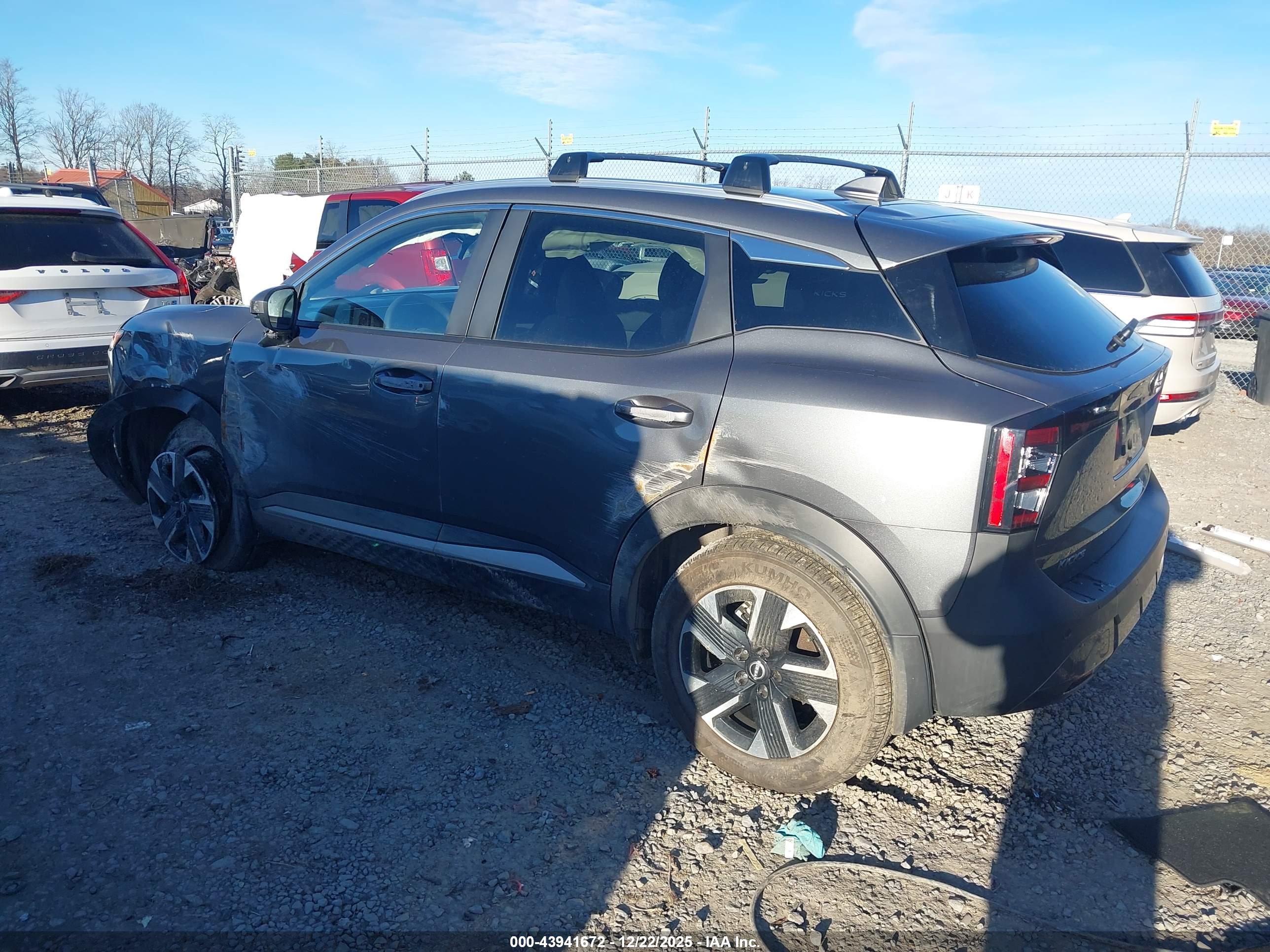 NISSAN KICKS image 3