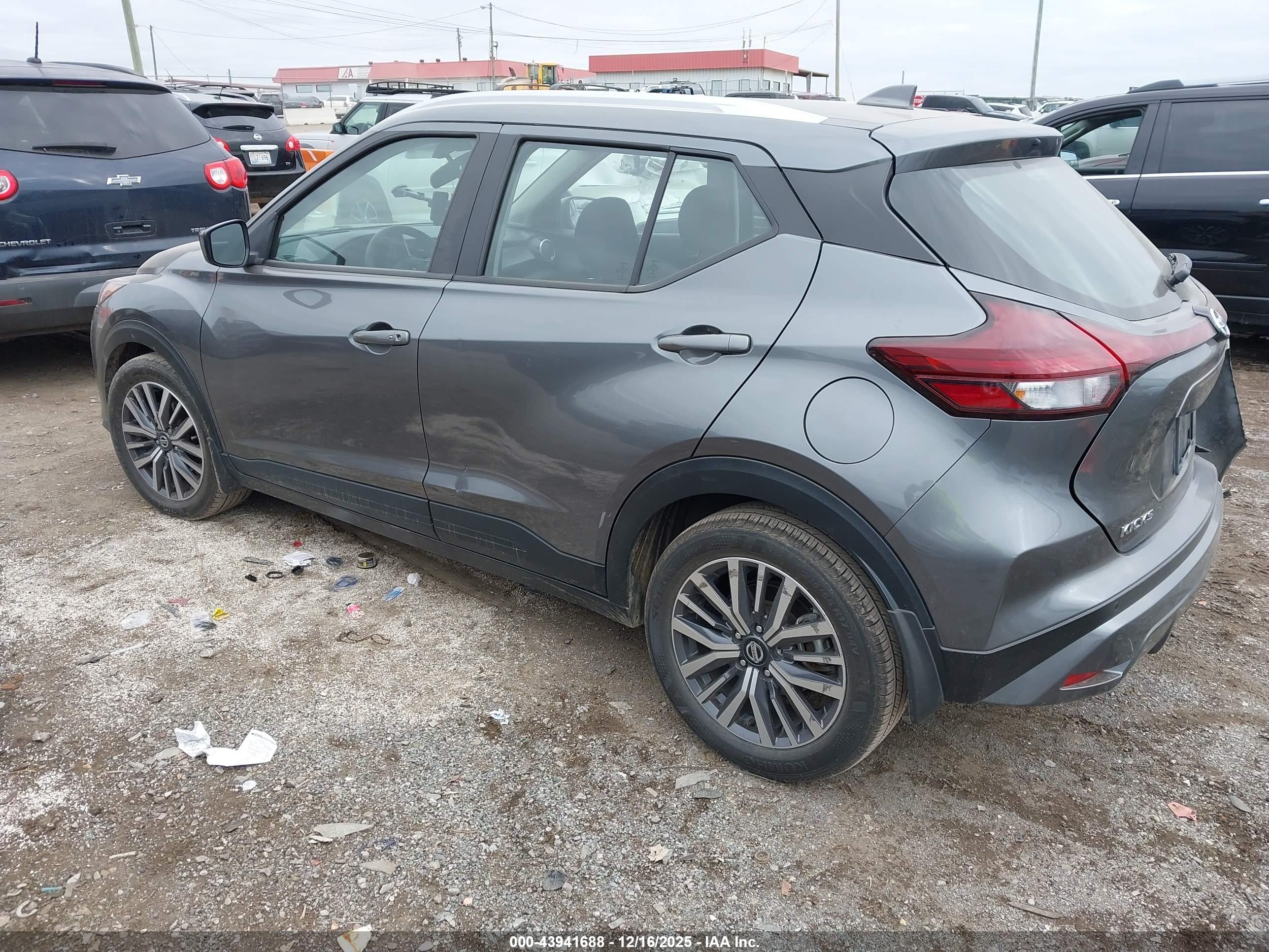 NISSAN KICKS image 3