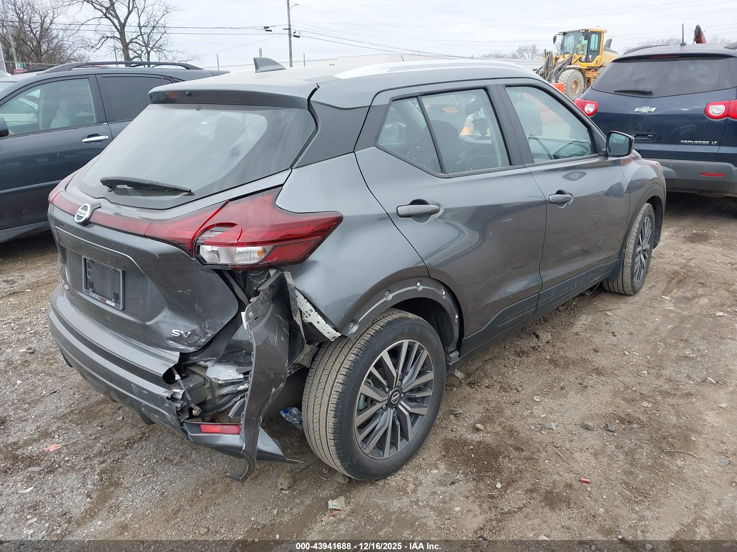 NISSAN KICKS image 4