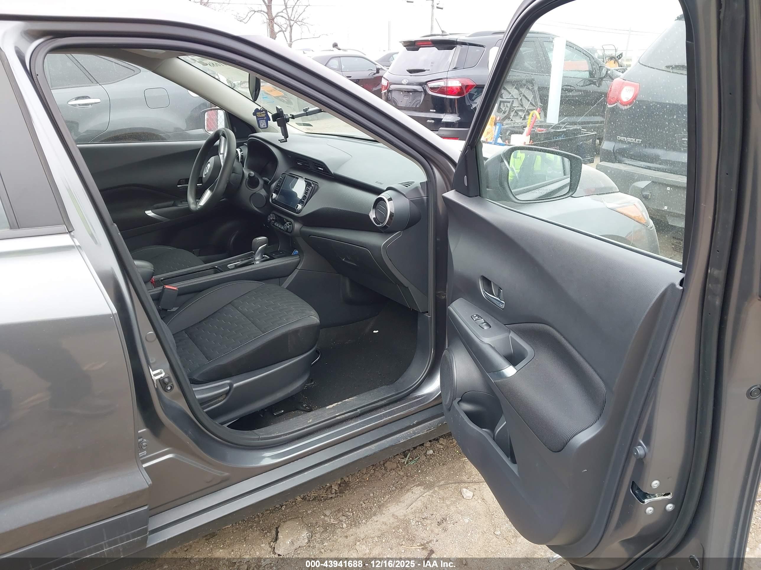 NISSAN KICKS image 5