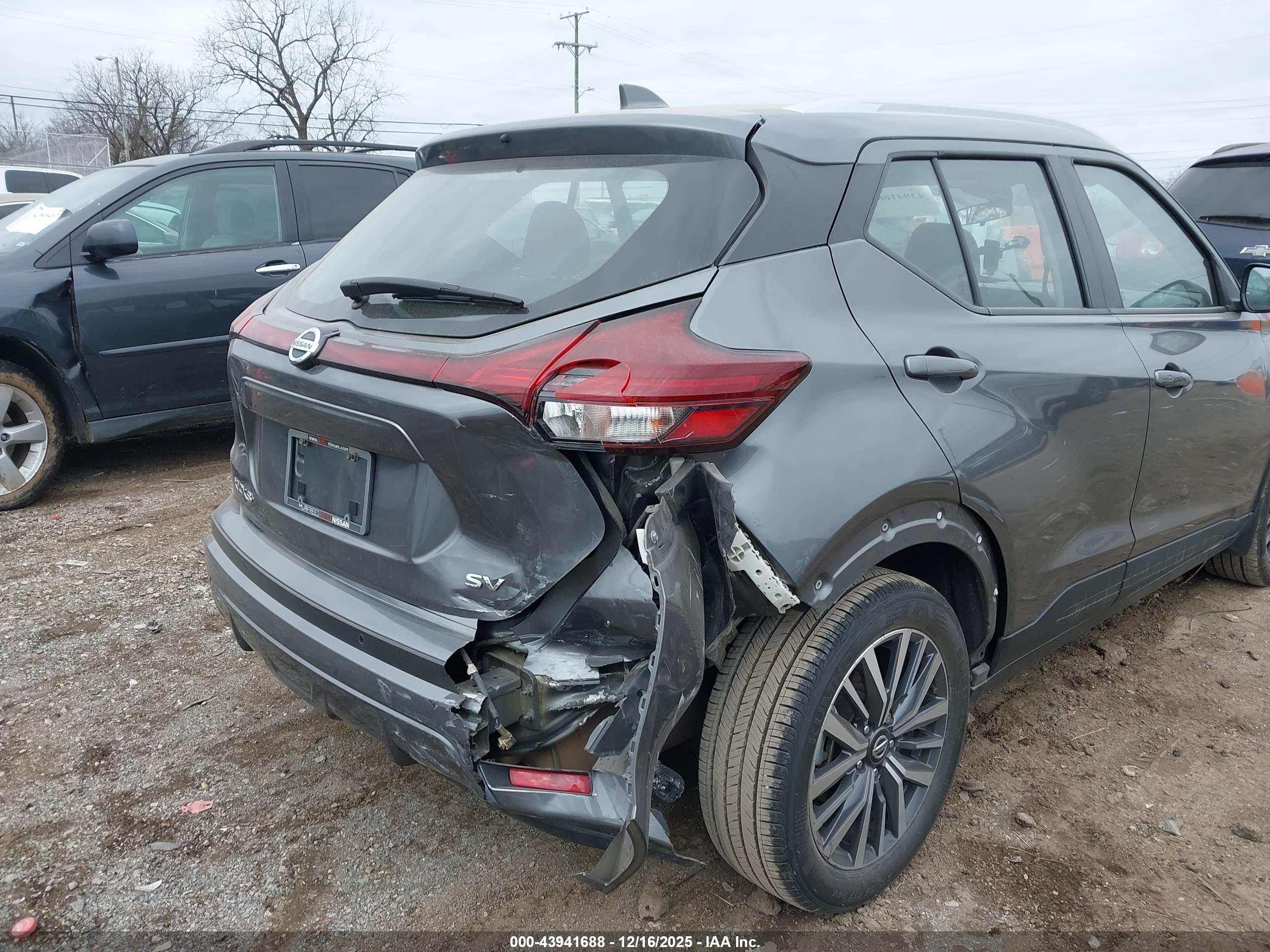 NISSAN KICKS image 6