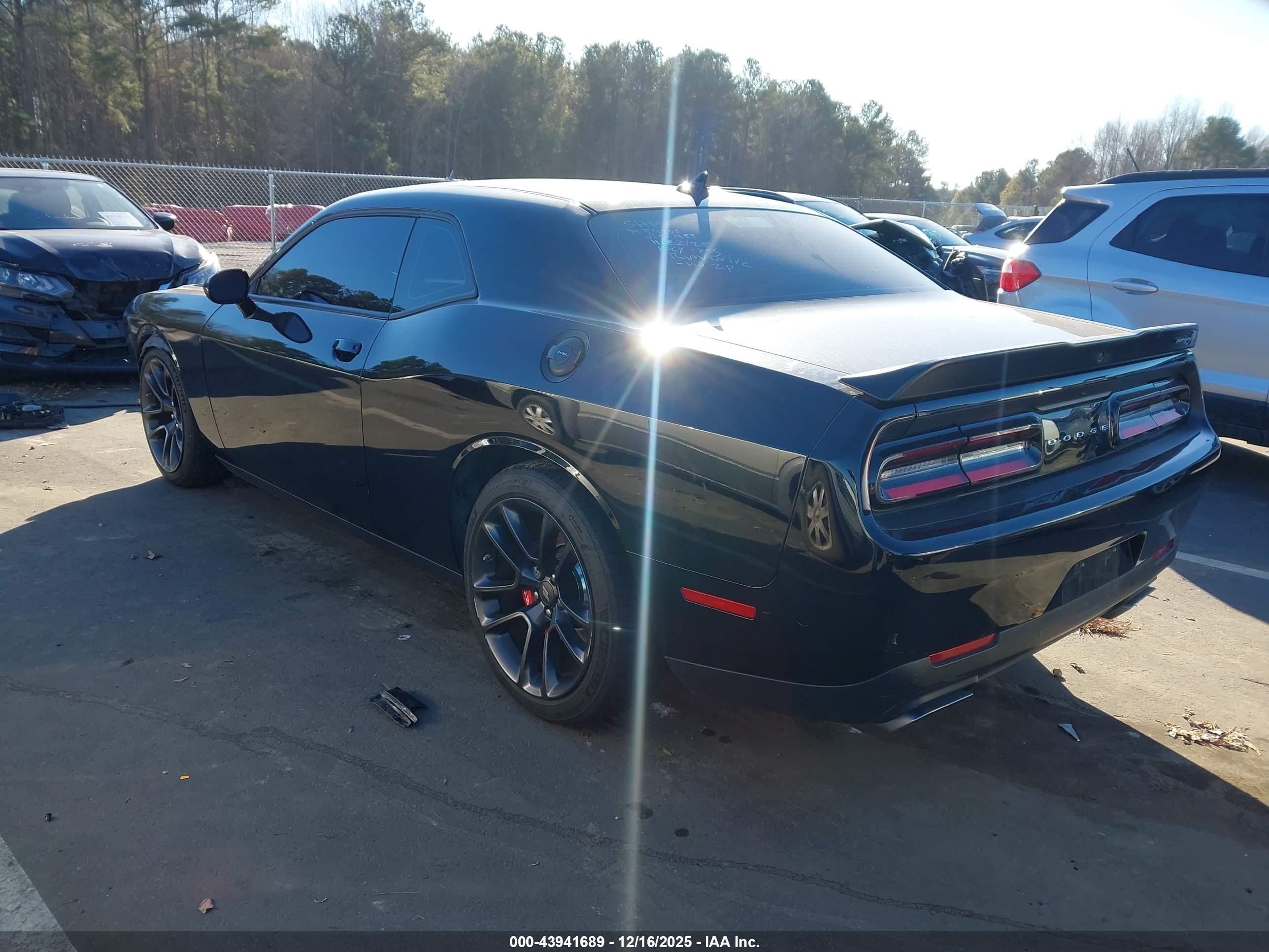 DODGE CHALLENGER image 3