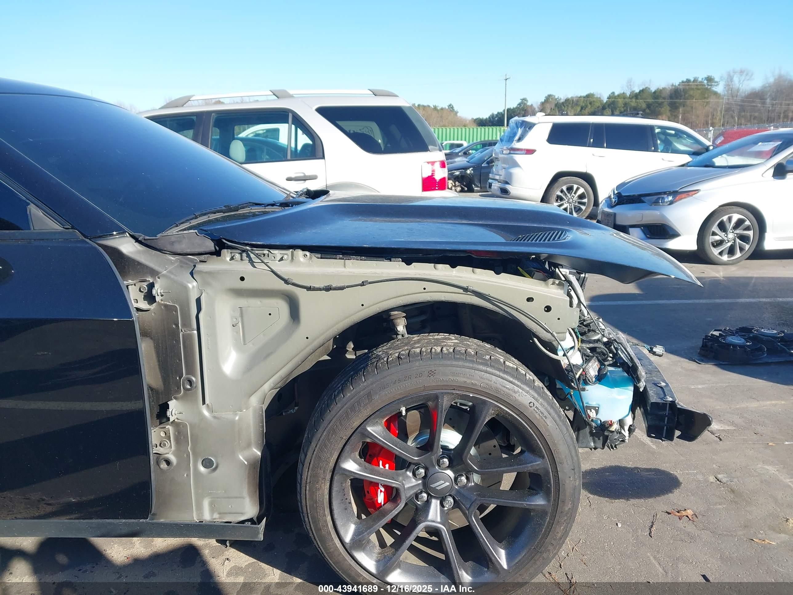 DODGE CHALLENGER image 6