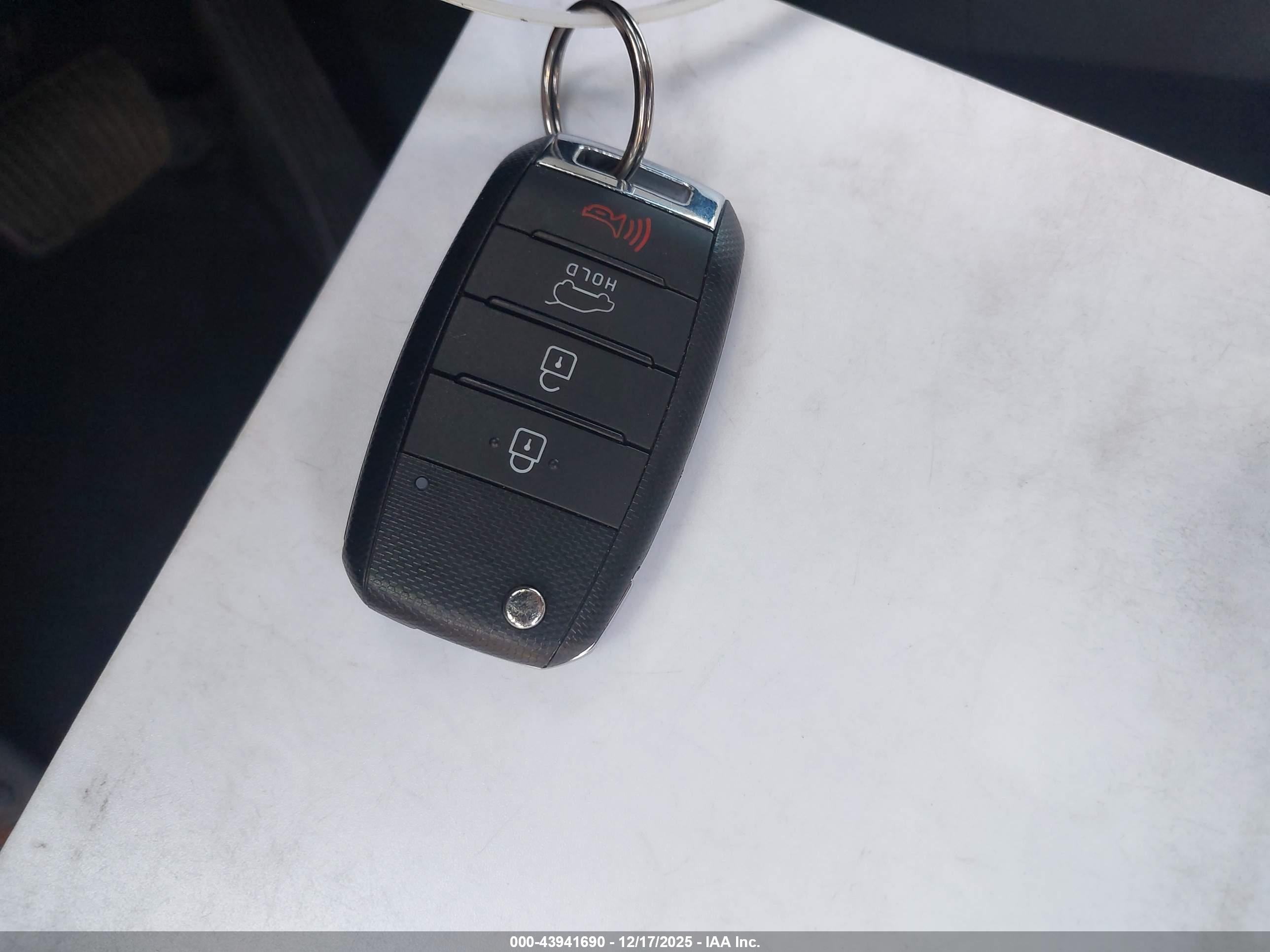 KIA SORENTO image 11