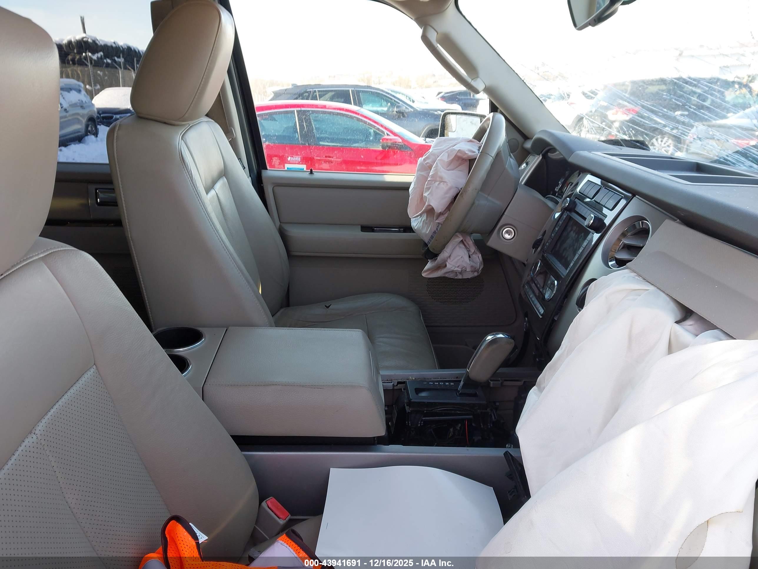 FORD EXPEDITION image 5
