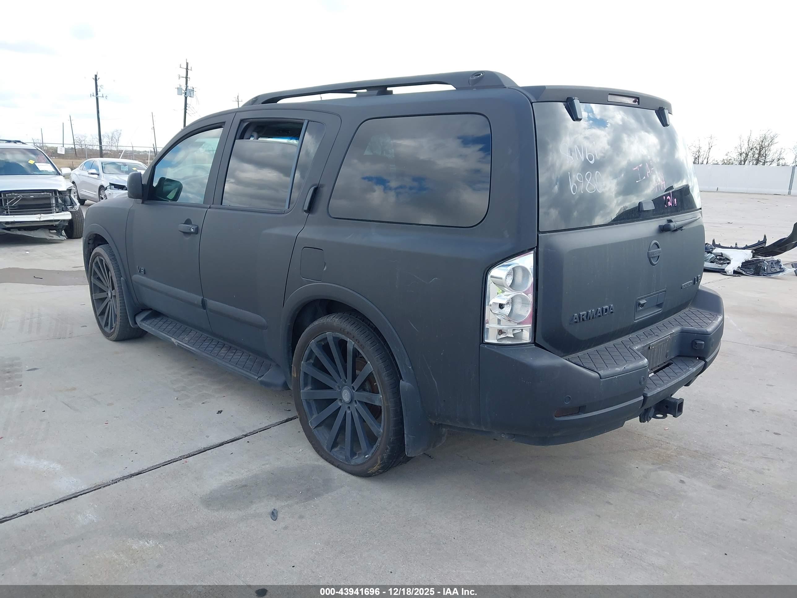 NISSAN ARMADA image 3
