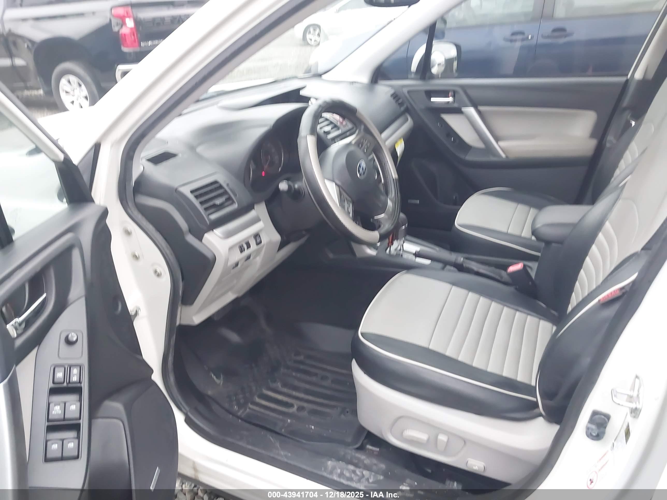 SUBARU FORESTER image 5