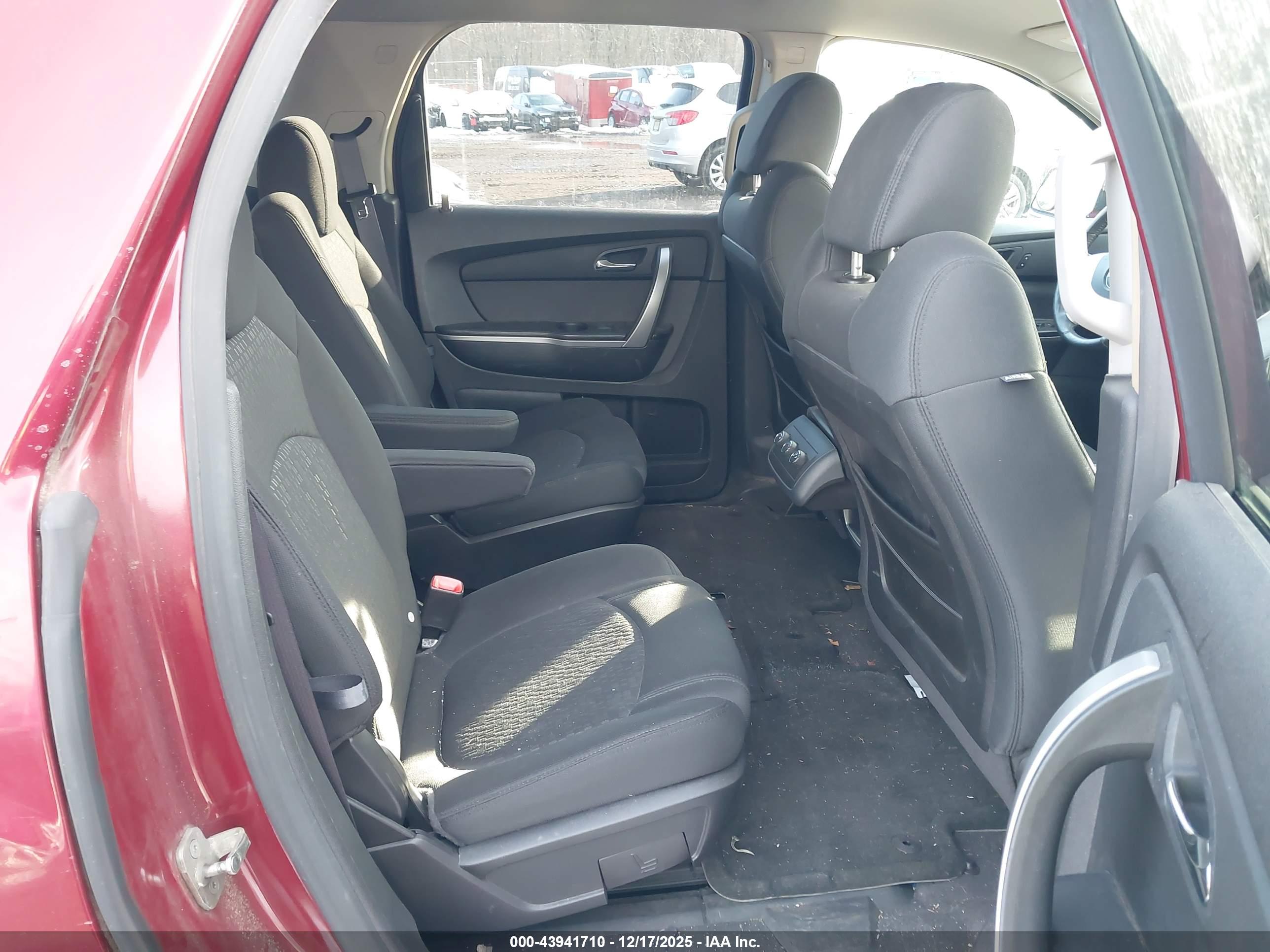 GMC ACADIA image 8