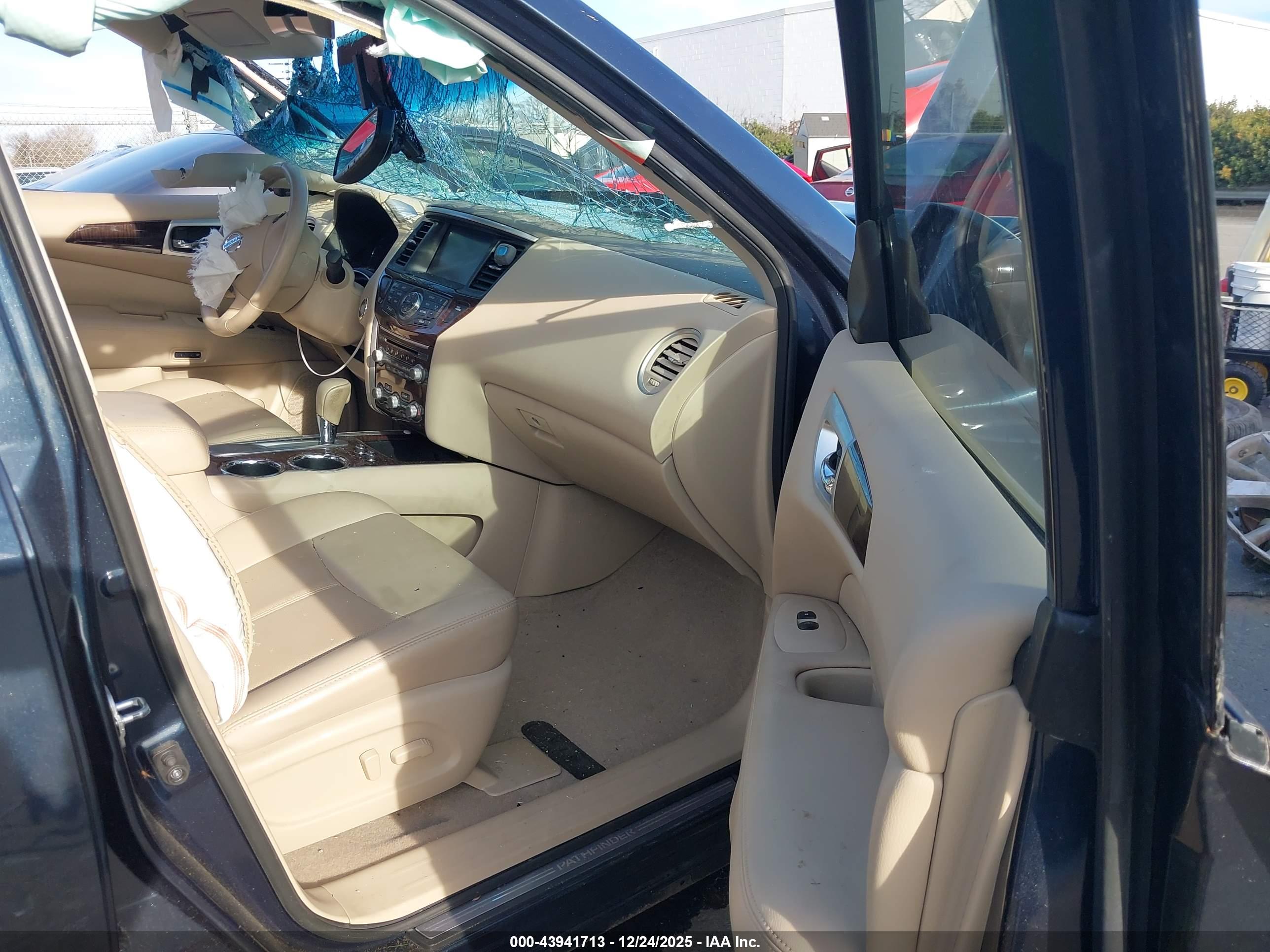 NISSAN PATHFINDER image 5