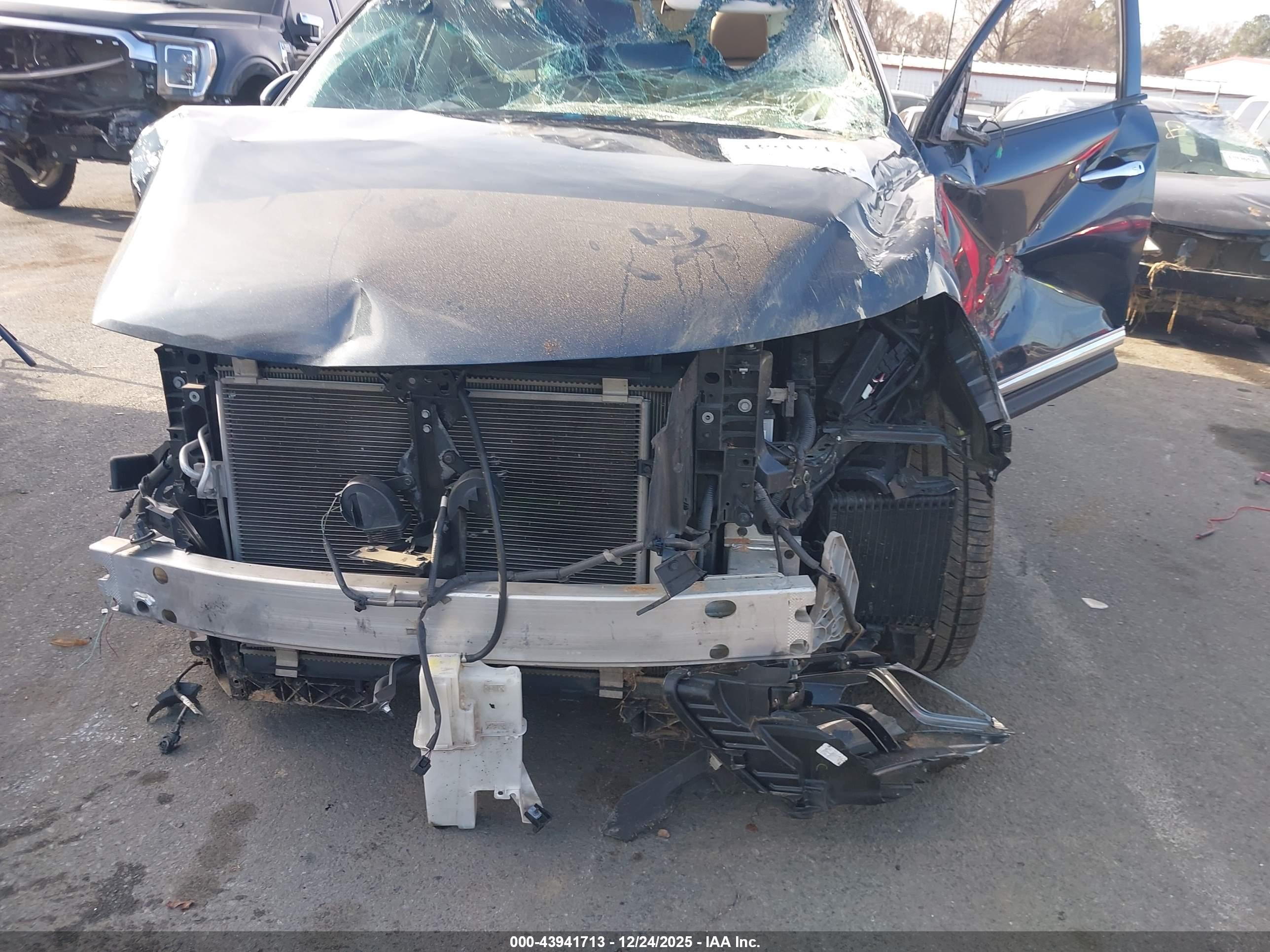 NISSAN PATHFINDER image 6