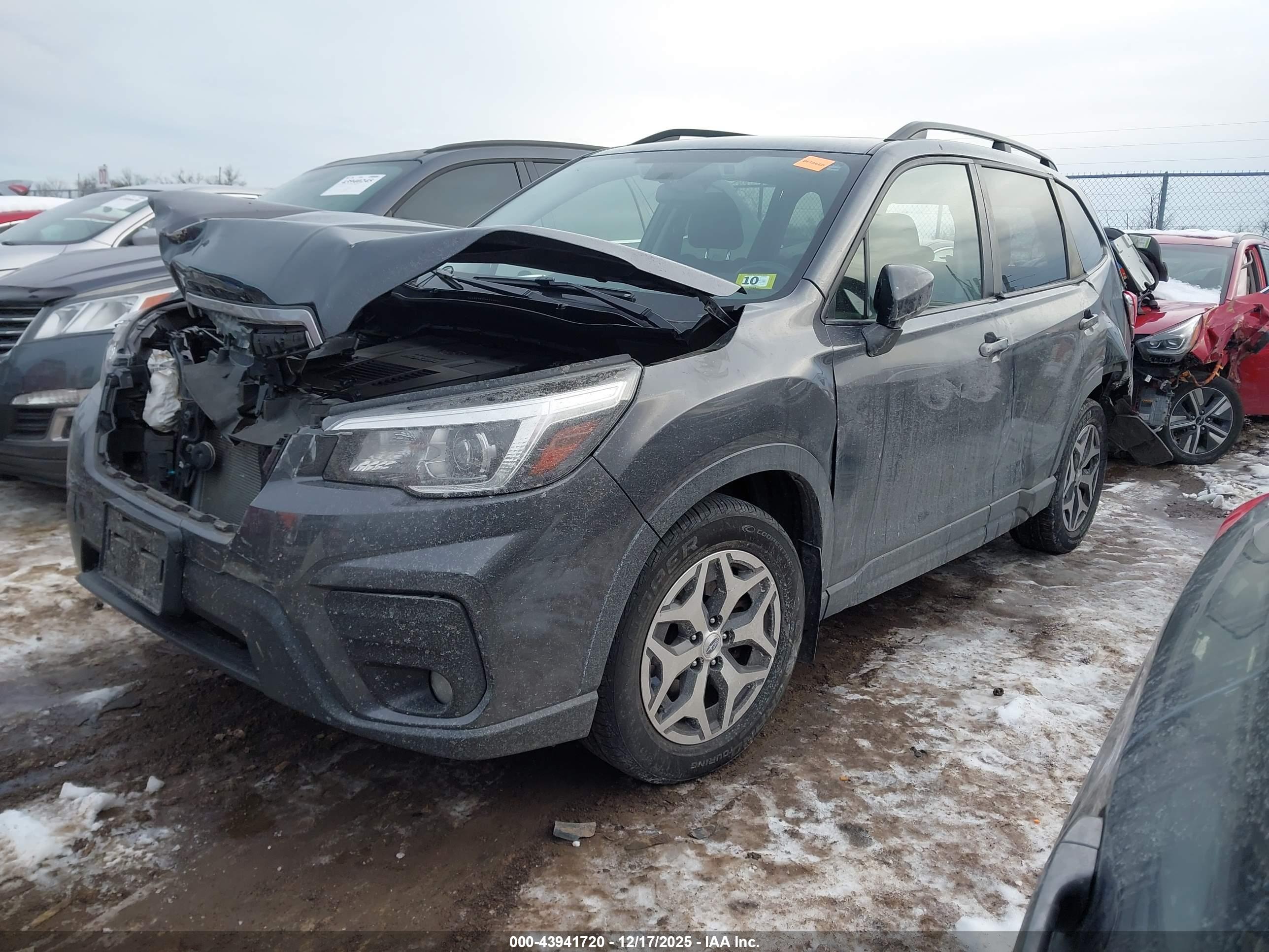 SUBARU FORESTER image 2
