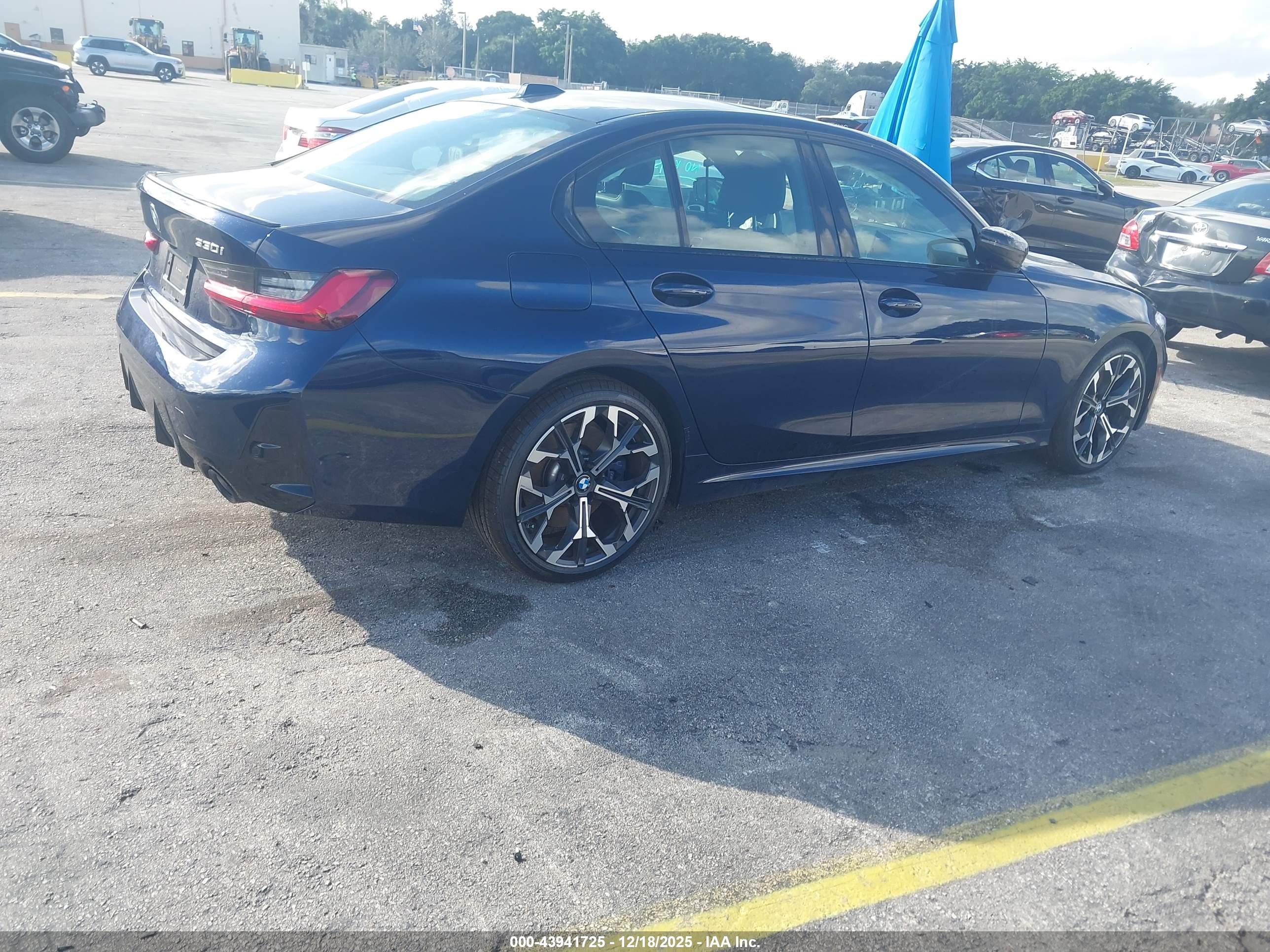 BMW 330I image 4
