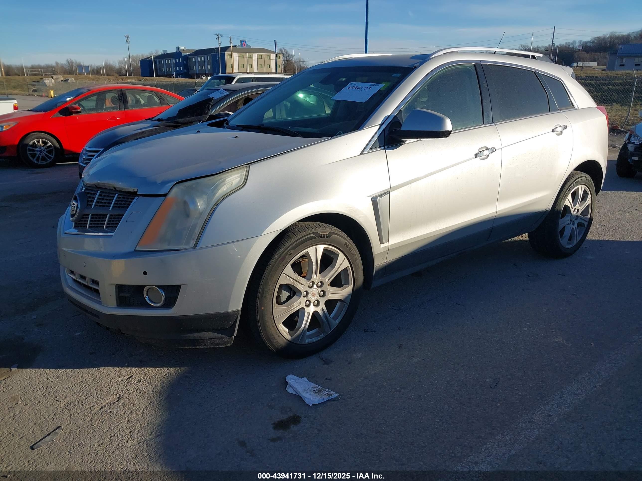 CADILLAC SRX image 2