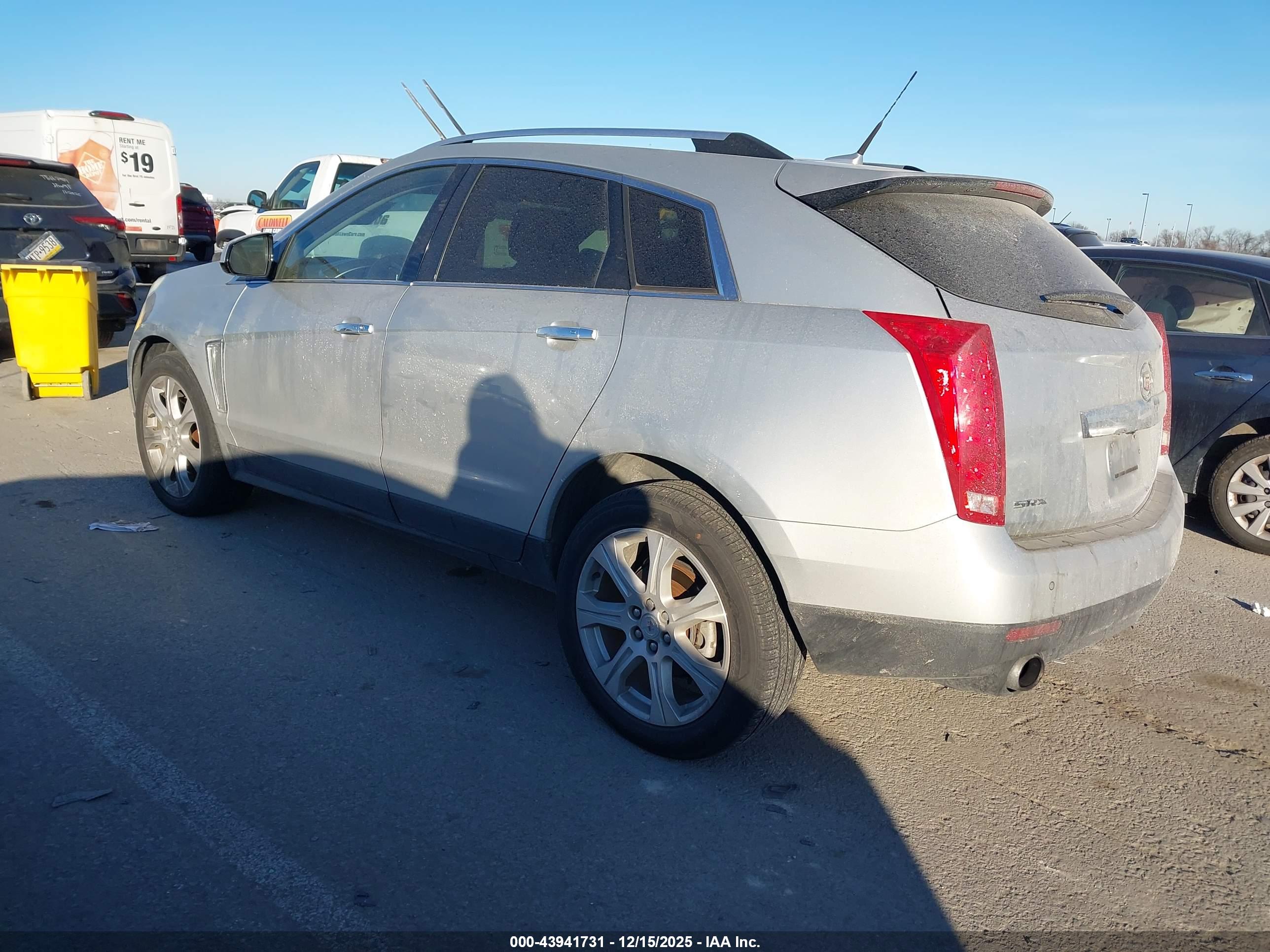 CADILLAC SRX image 3
