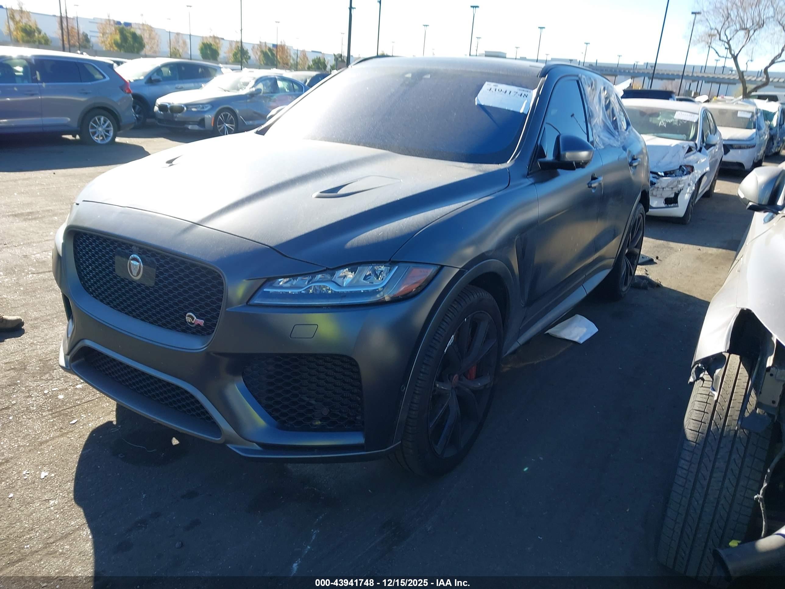 JAGUAR F-PACE image 2