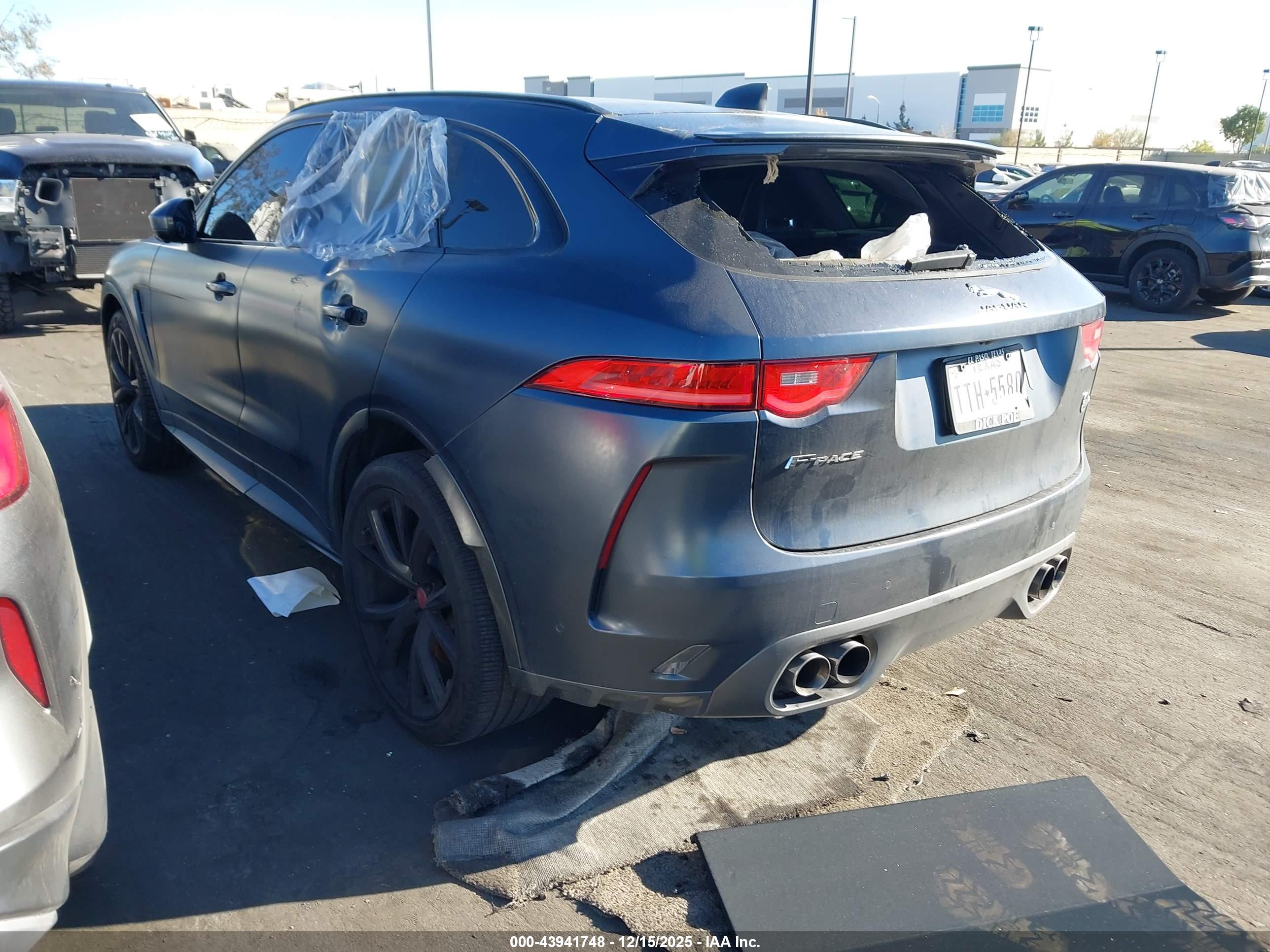 JAGUAR F-PACE image 3