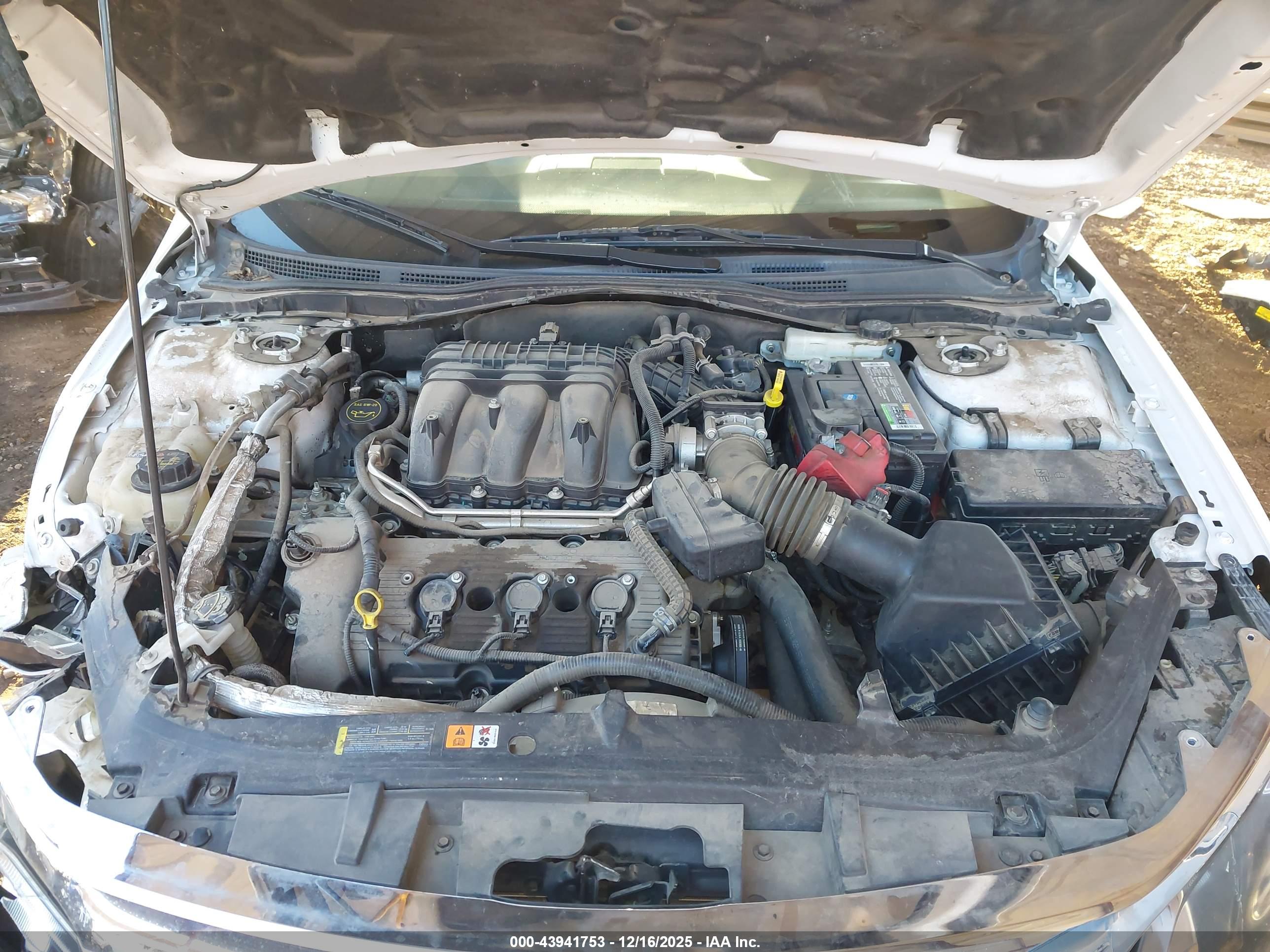 FORD FUSION image 10