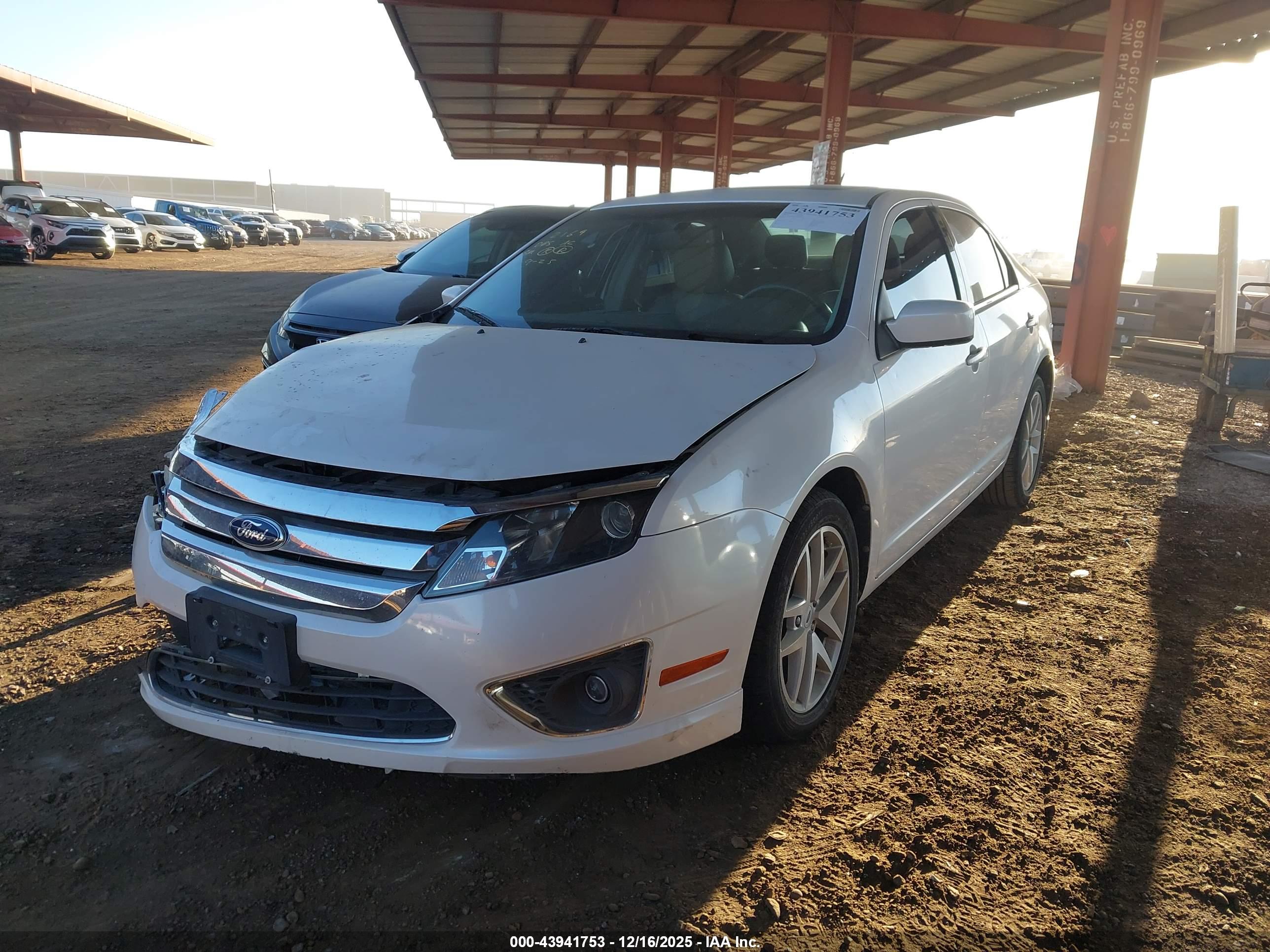FORD FUSION image 2