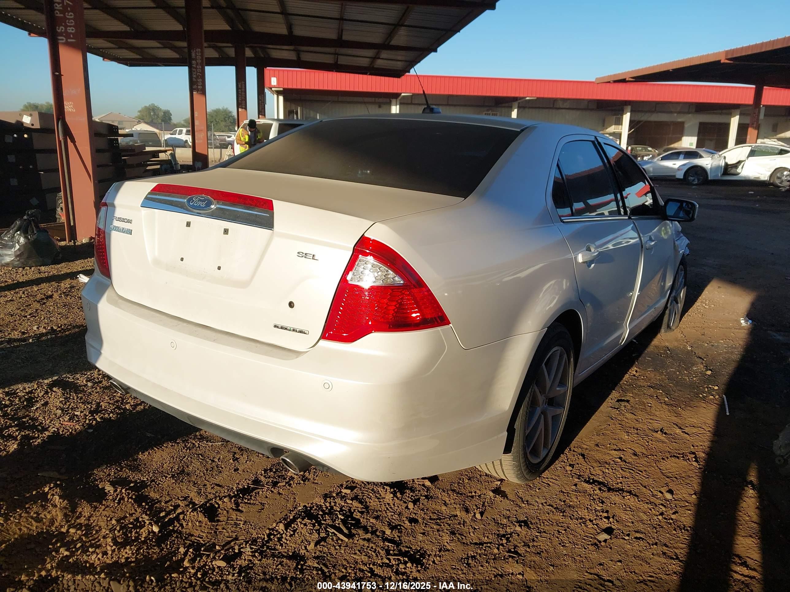FORD FUSION image 4