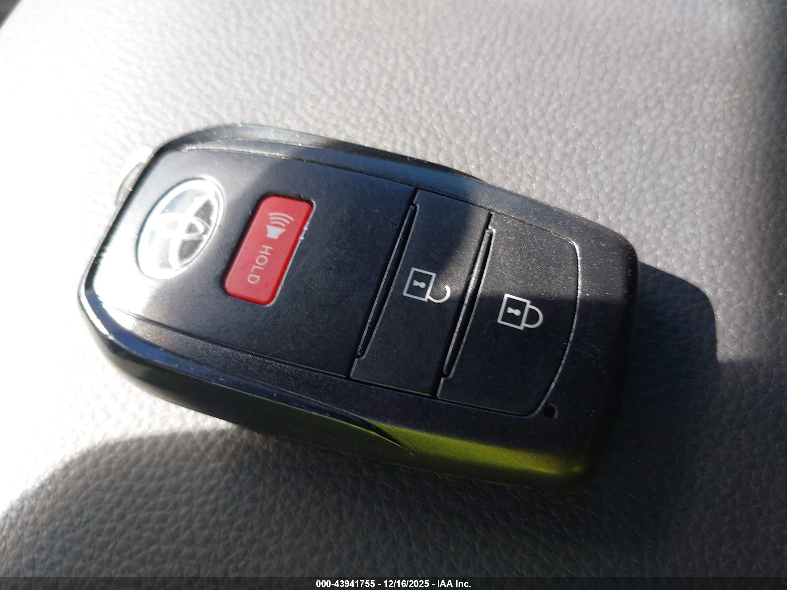 TOYOTA TACOMA image 11