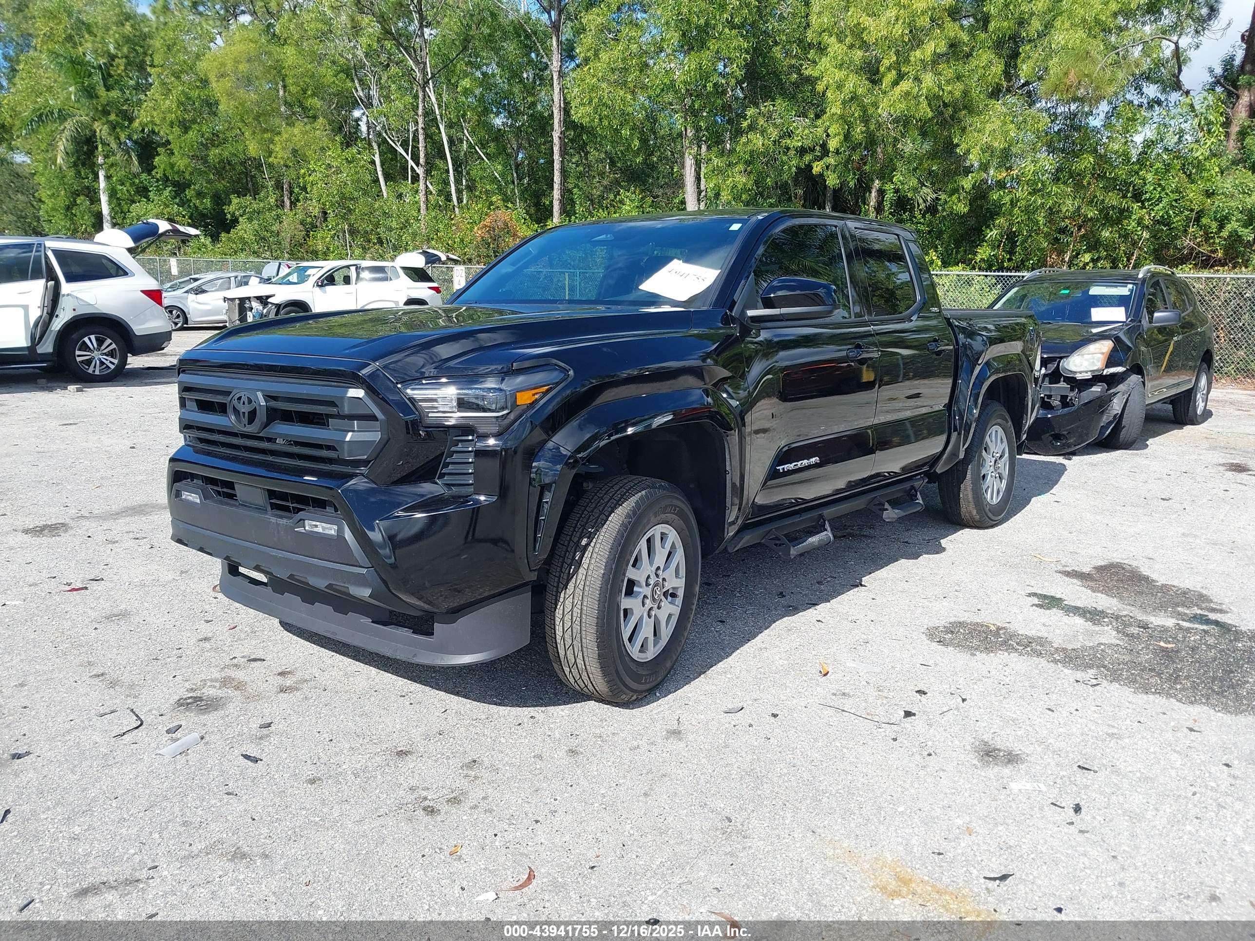 TOYOTA TACOMA image 2