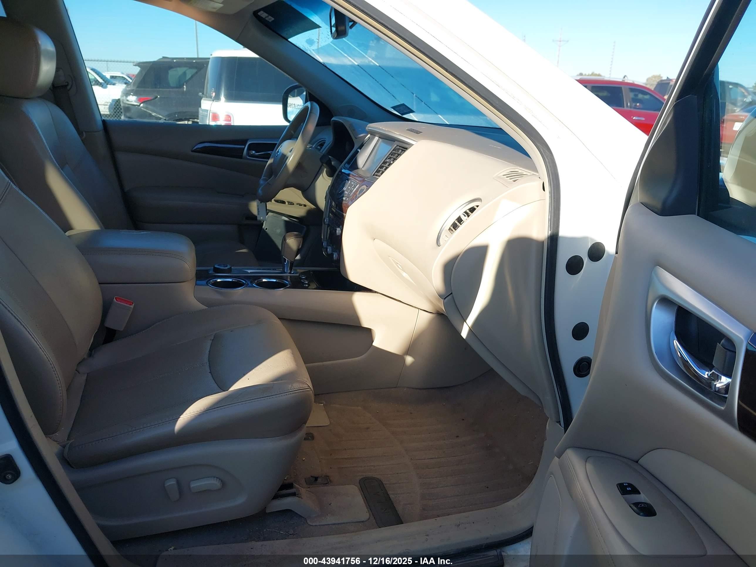 NISSAN PATHFINDER image 5