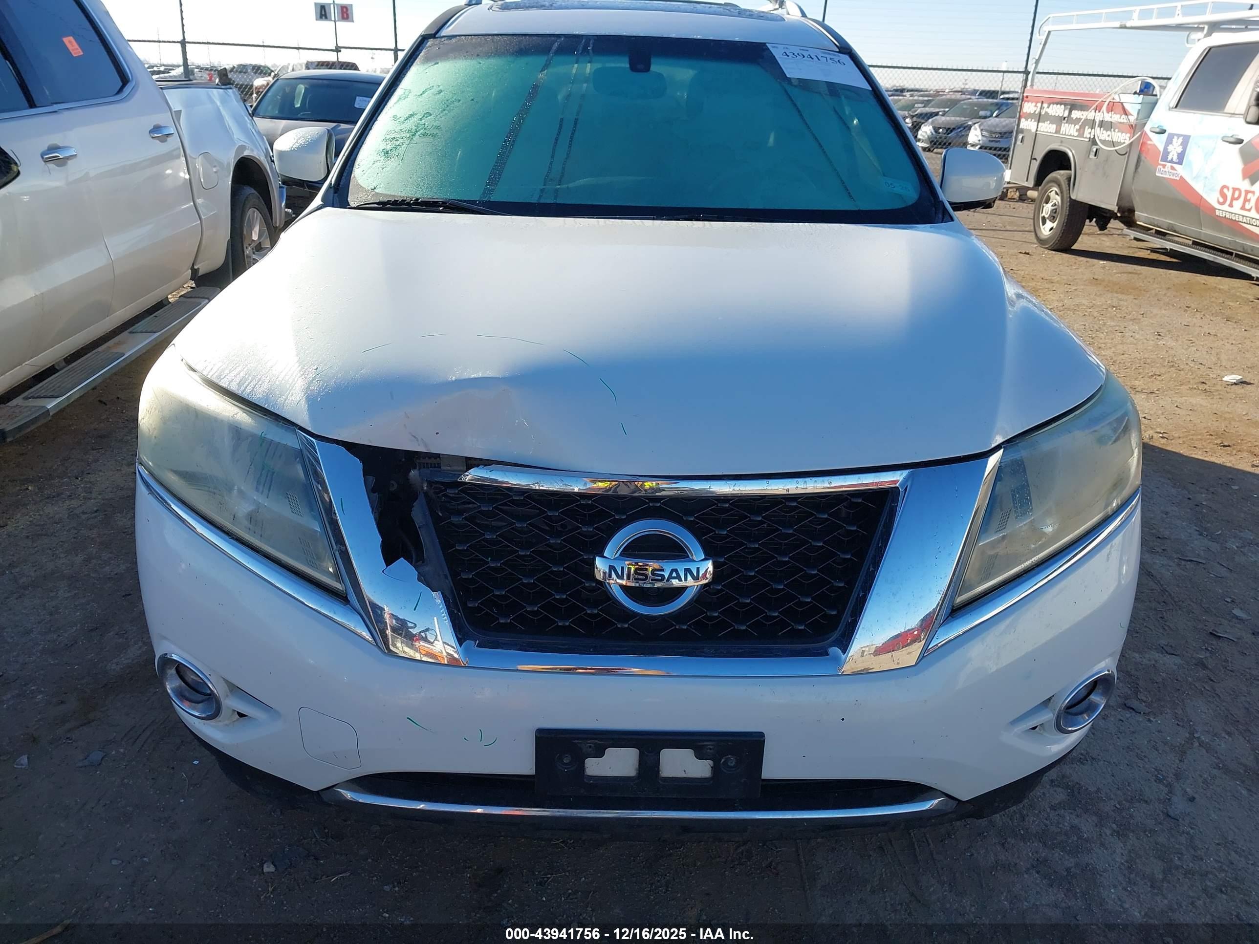 NISSAN PATHFINDER image 6