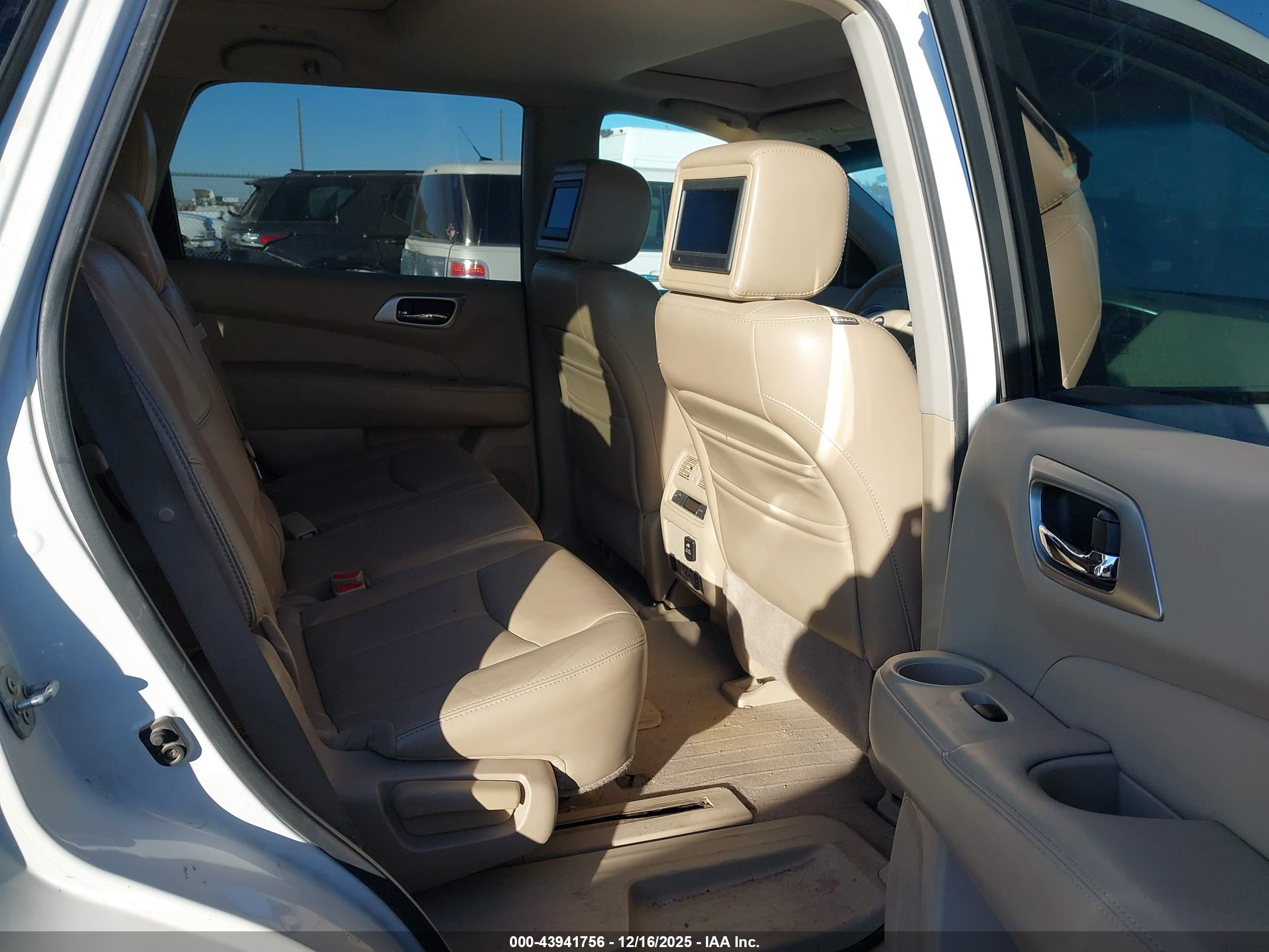 NISSAN PATHFINDER image 8
