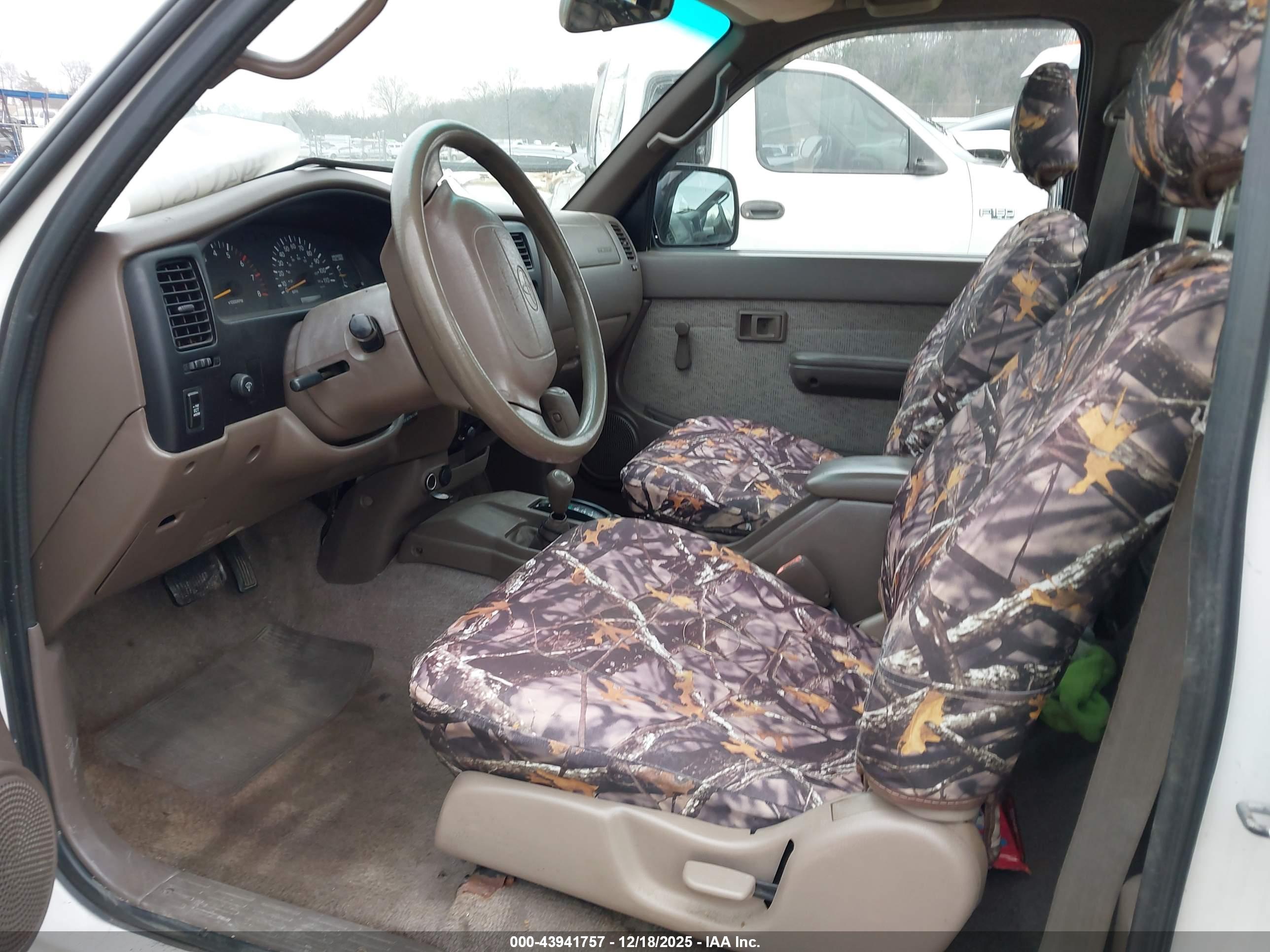TOYOTA TACOMA image 5