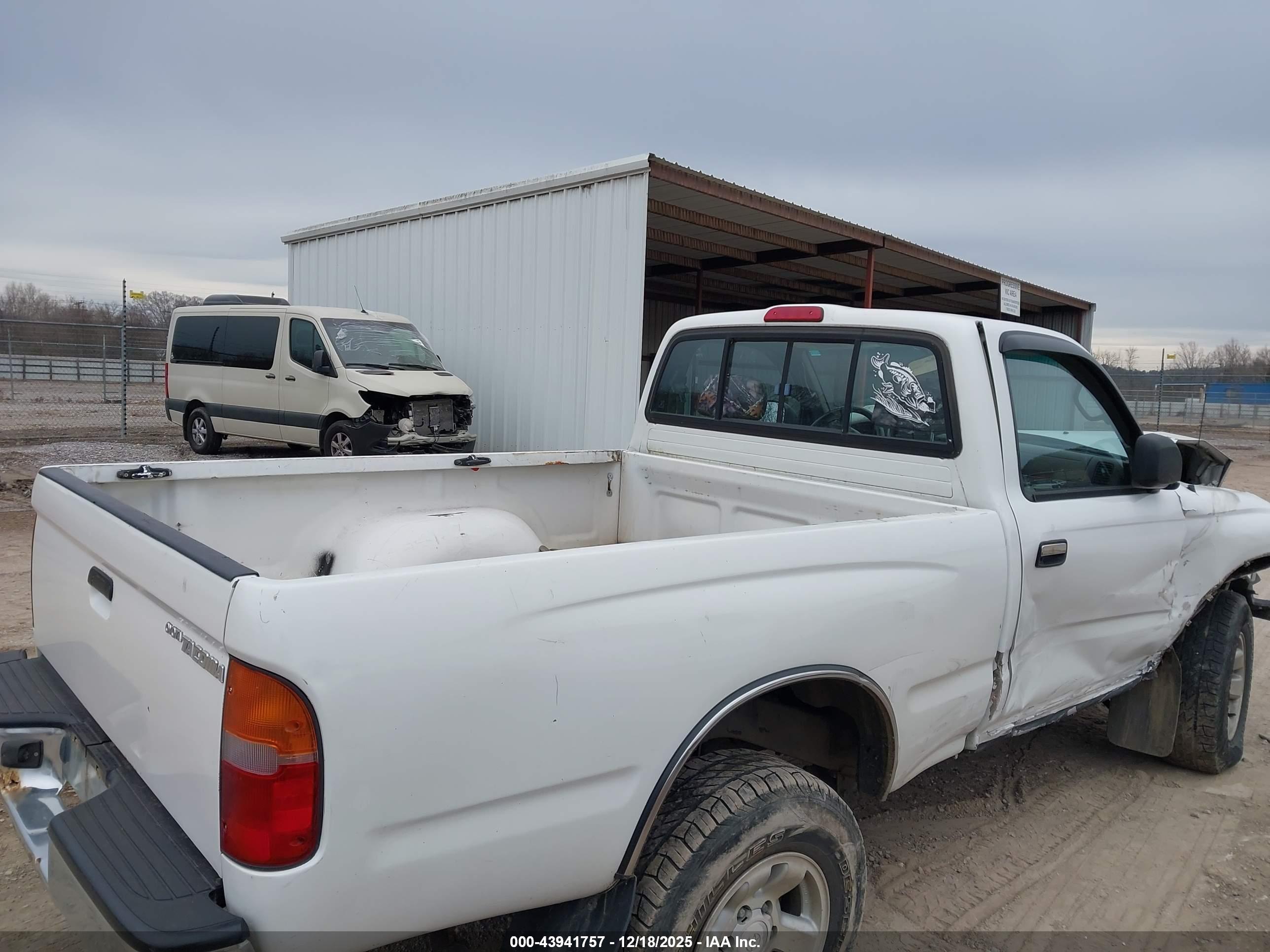 TOYOTA TACOMA image 8
