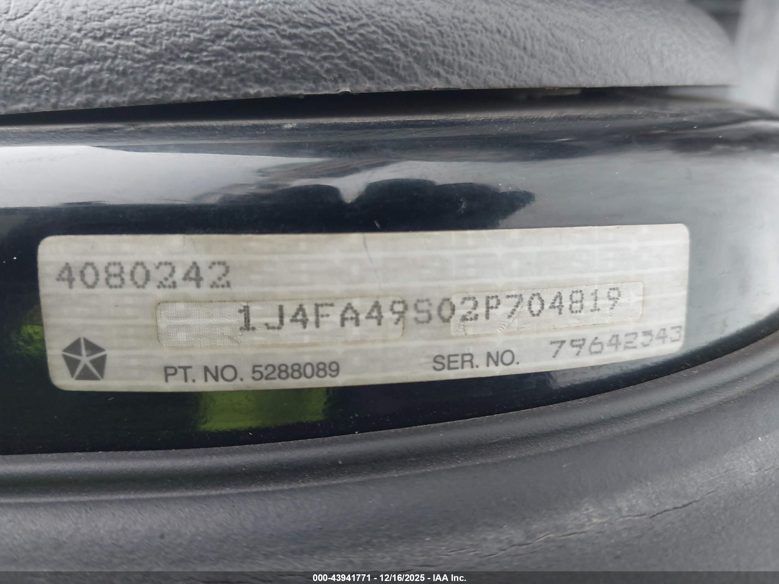JEEP WRANGLER image 9