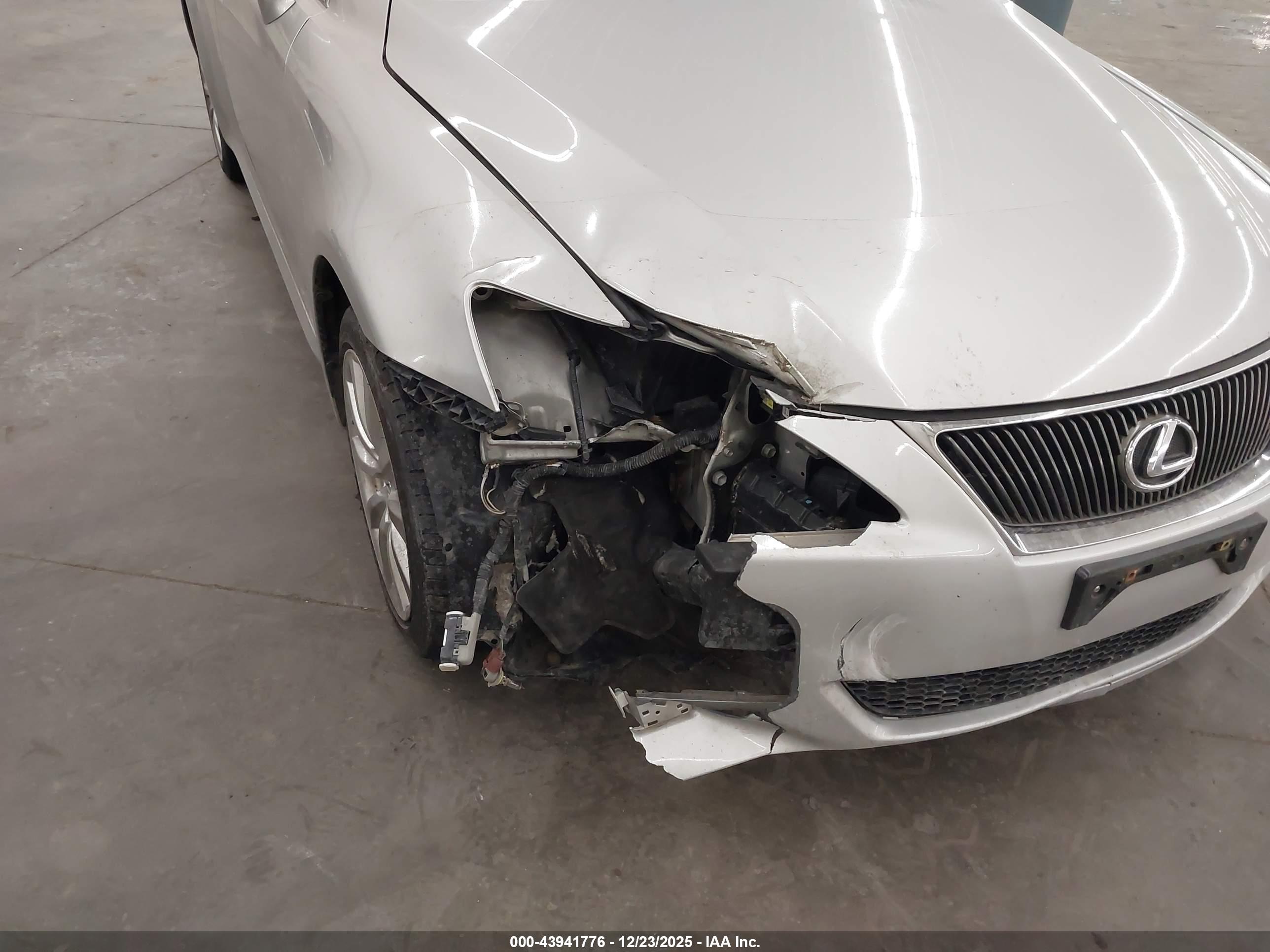 LEXUS IS image 6