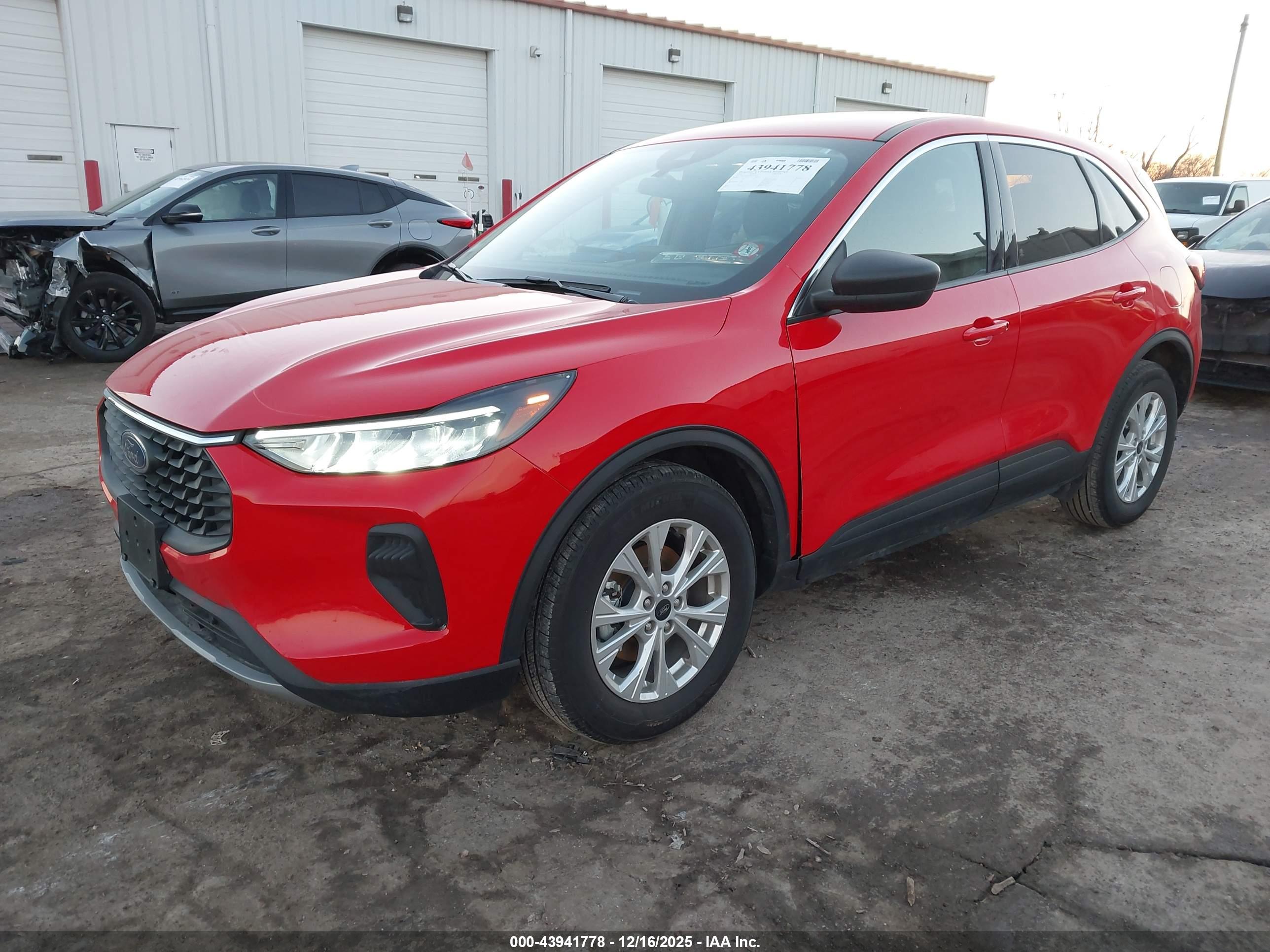 FORD ESCAPE image 2