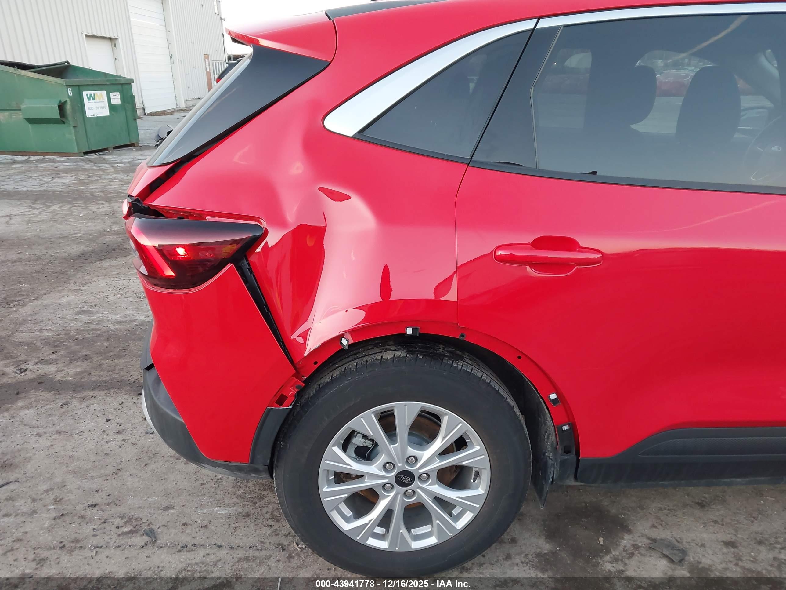FORD ESCAPE image 6